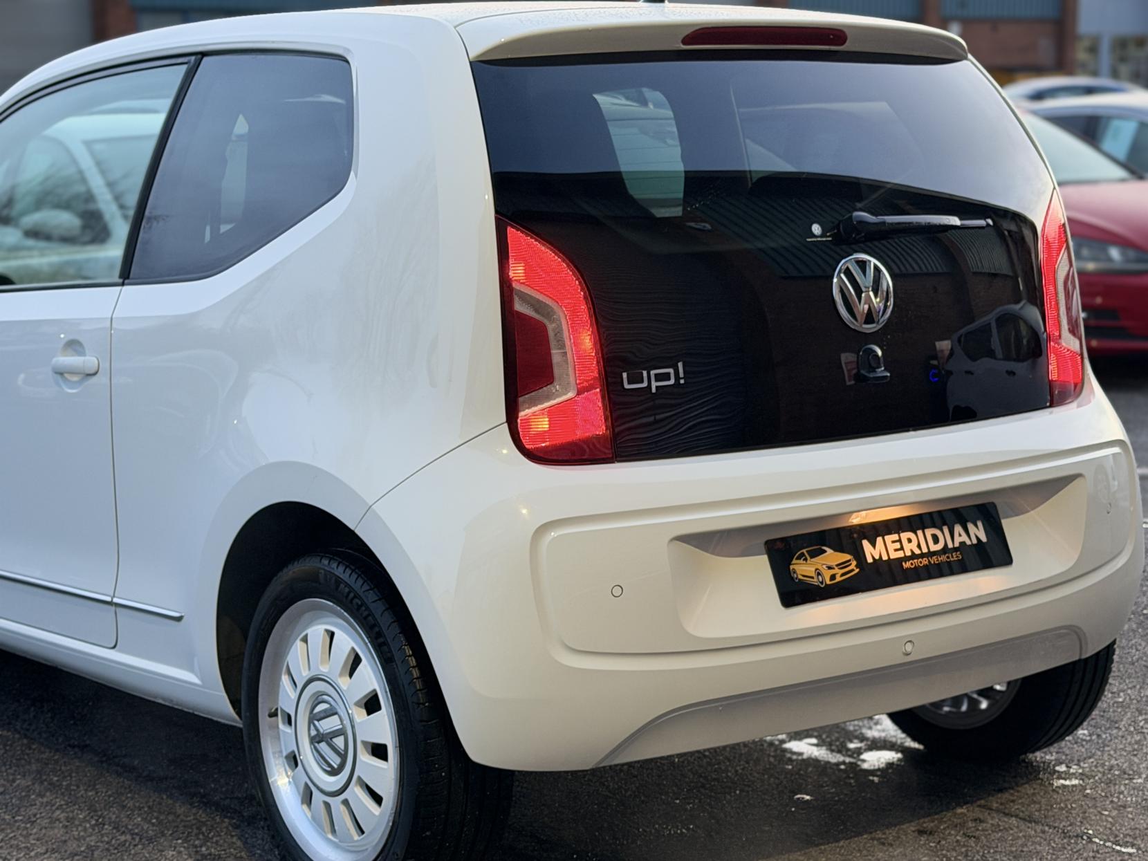 Volkswagen up! 1.0 up! White Hatchback (2011 - 2017)
