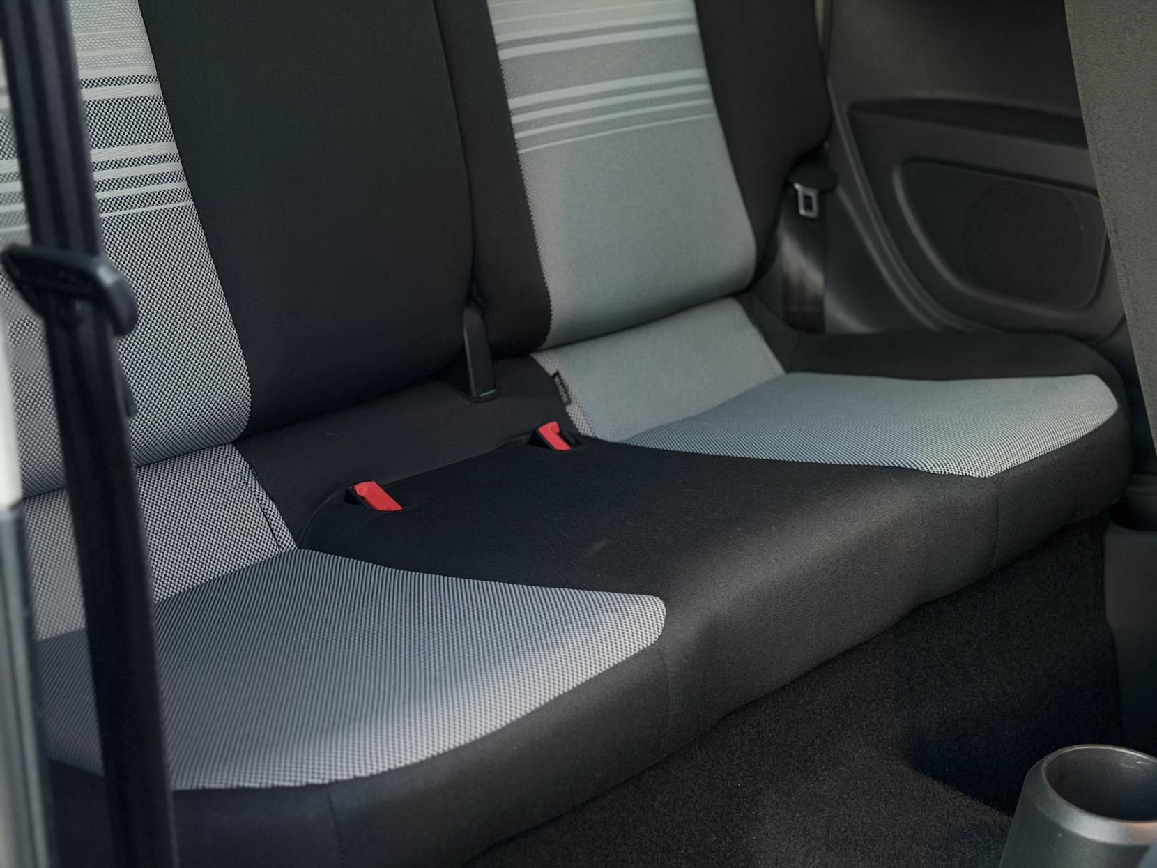 Volkswagen up! 1.0 up! White Hatchback (2011 - 2017)