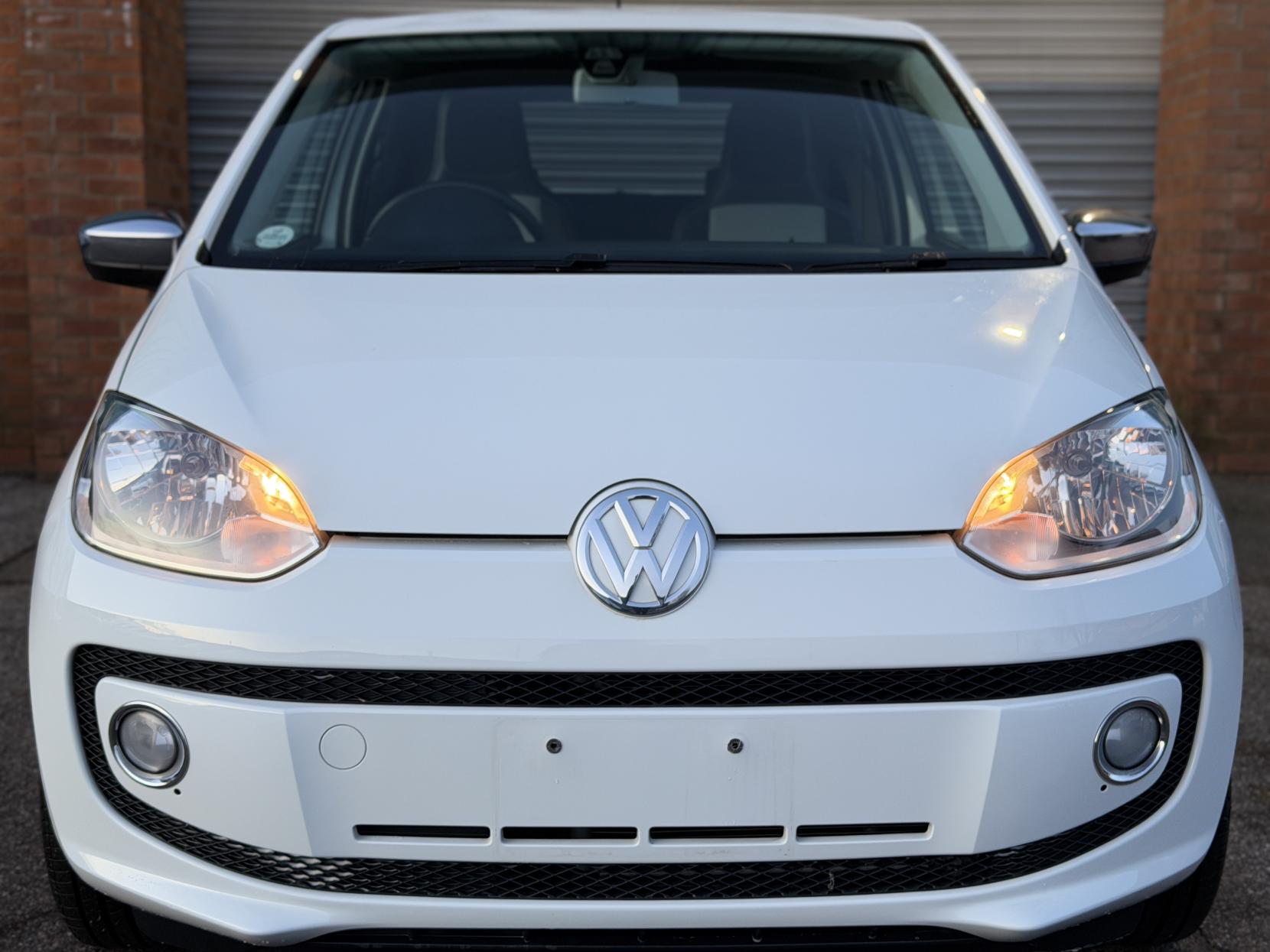 Volkswagen up! 1.0 up! White Hatchback (2011 - 2017)
