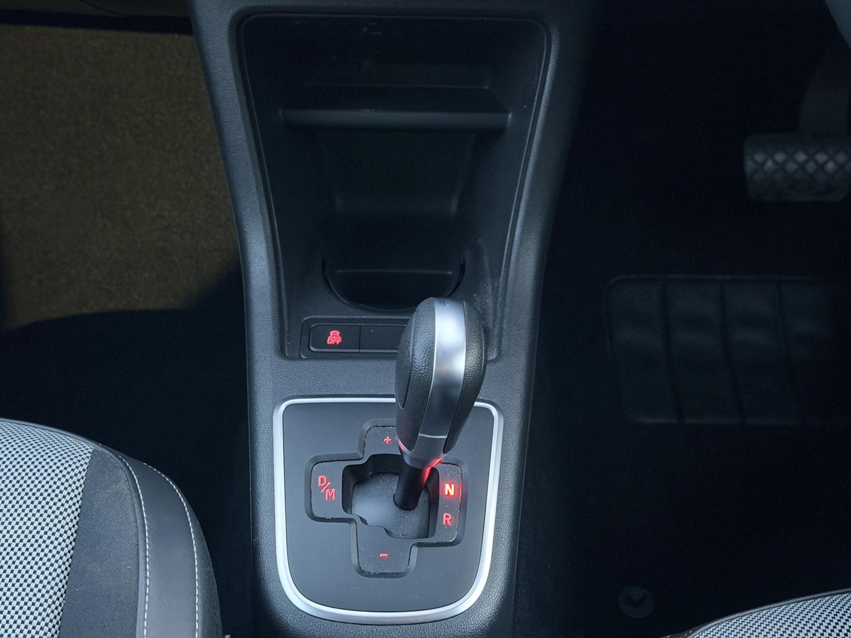 Volkswagen up! 1.0 up! White Hatchback (2011 - 2017)