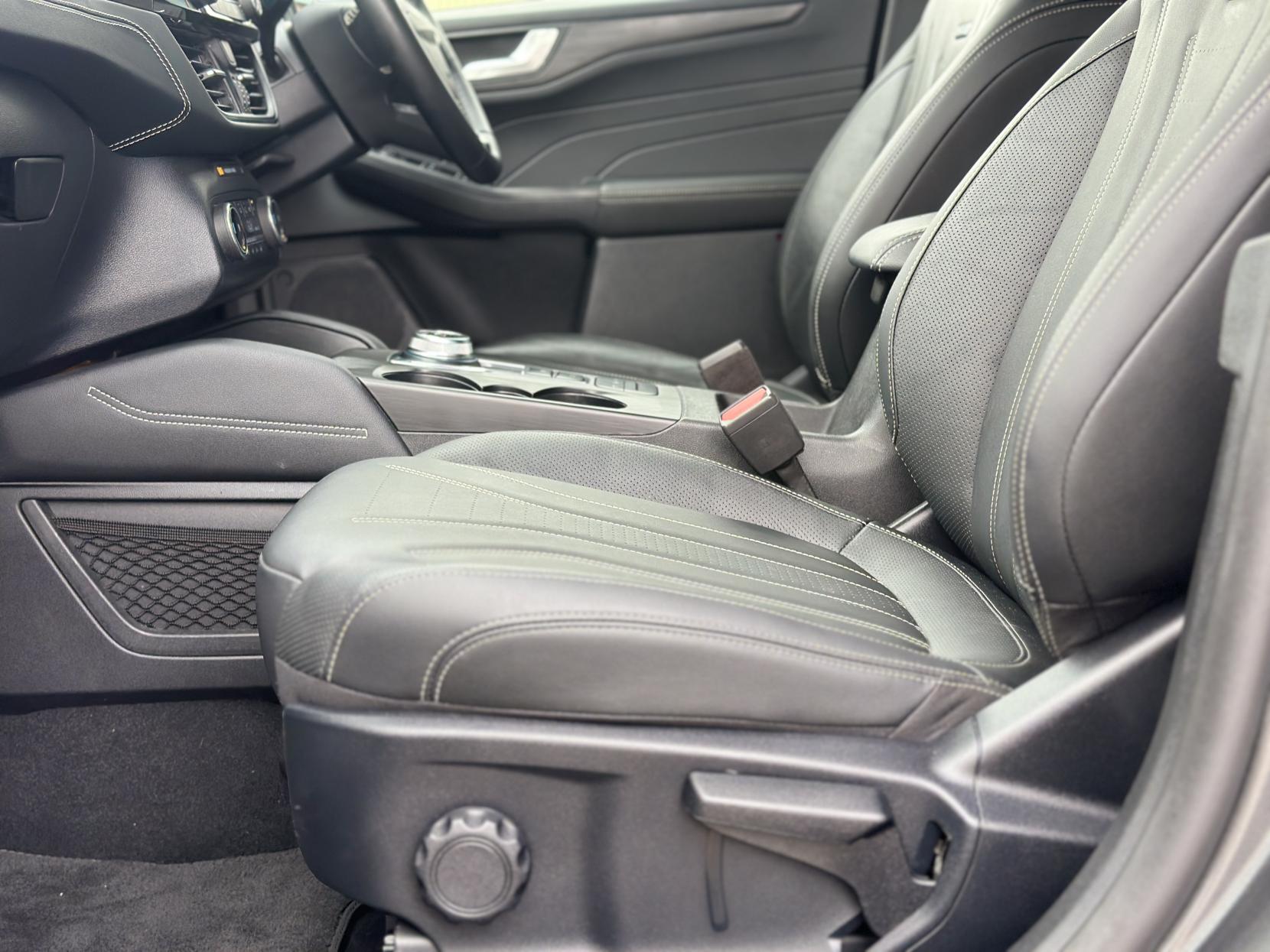 Ford Kuga 2.5h Duratec Vignale SUV 5dr Petrol Hybrid CVT Euro 6 (s/s) (190 ps)