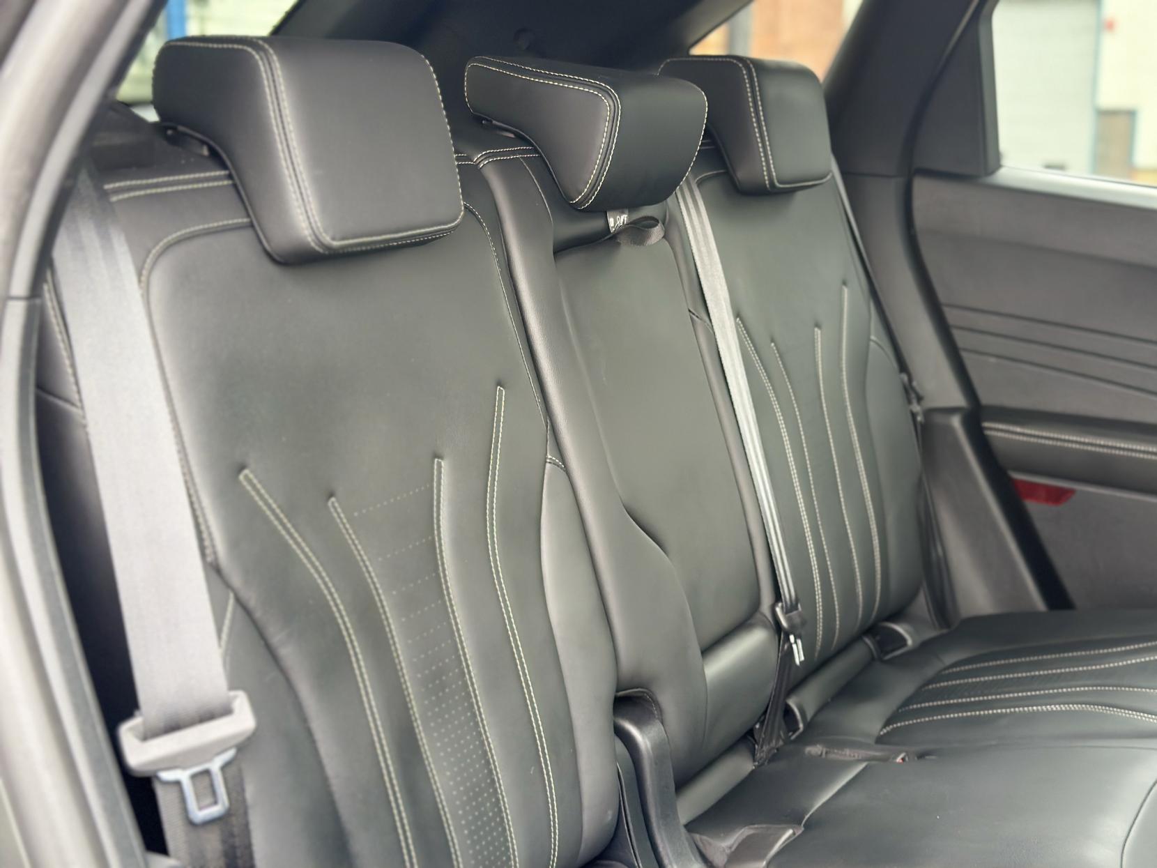 Ford Kuga 2.5h Duratec Vignale SUV 5dr Petrol Hybrid CVT Euro 6 (s/s) (190 ps)