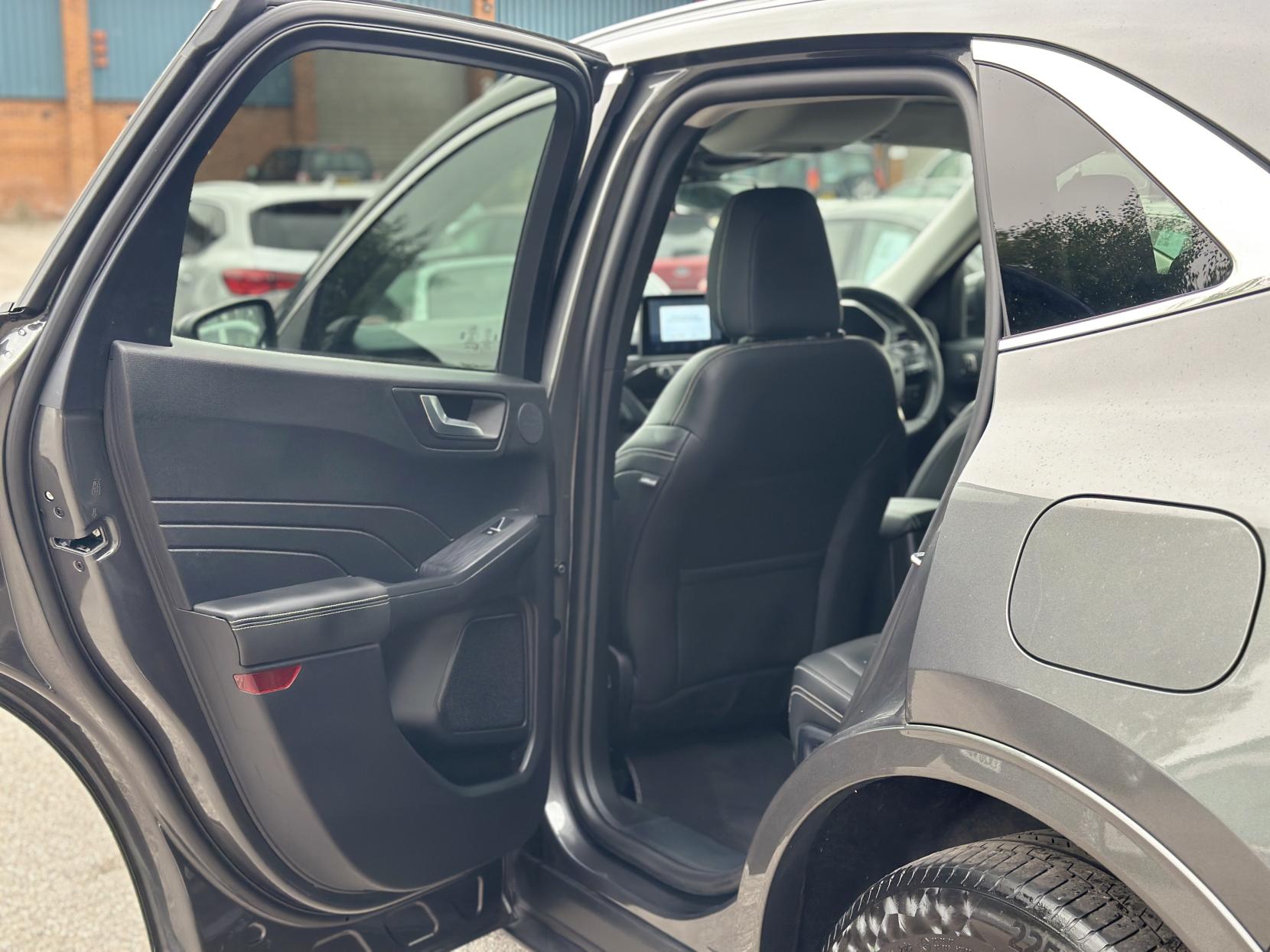 Ford Kuga 2.5h Duratec Vignale SUV 5dr Petrol Hybrid CVT Euro 6 (s/s) (190 ps)