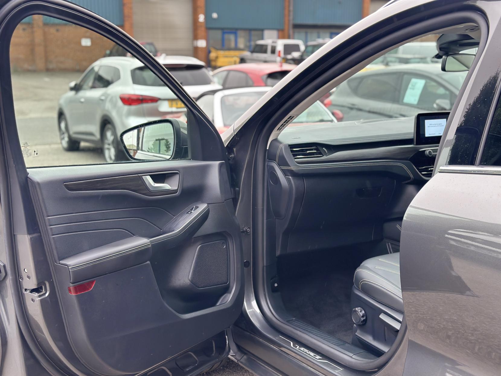 Ford Kuga 2.5h Duratec Vignale SUV 5dr Petrol Hybrid CVT Euro 6 (s/s) (190 ps)