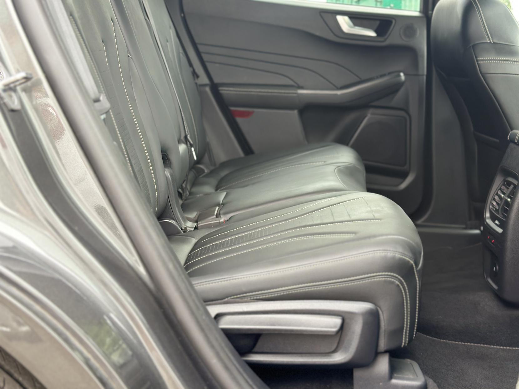 Ford Kuga 2.5h Duratec Vignale SUV 5dr Petrol Hybrid CVT Euro 6 (s/s) (190 ps)