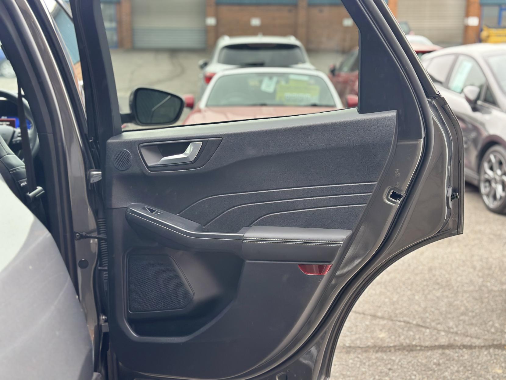 Ford Kuga 2.5h Duratec Vignale SUV 5dr Petrol Hybrid CVT Euro 6 (s/s) (190 ps)