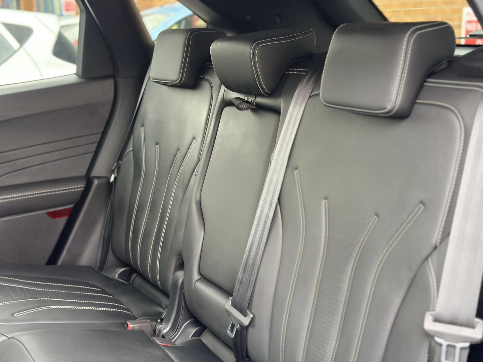 Ford Kuga 2.5h Duratec Vignale SUV 5dr Petrol Hybrid CVT Euro 6 (s/s) (190 ps)