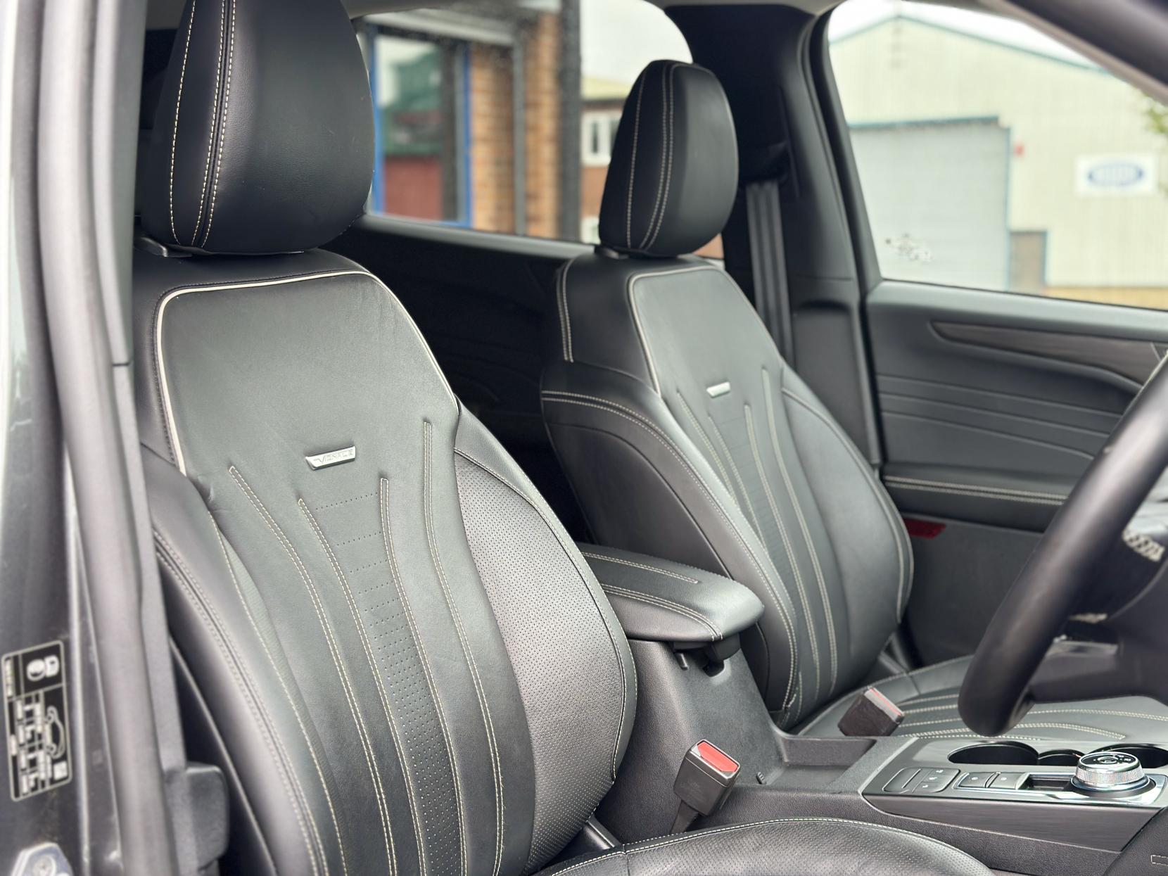 Ford Kuga 2.5h Duratec Vignale SUV 5dr Petrol Hybrid CVT Euro 6 (s/s) (190 ps)