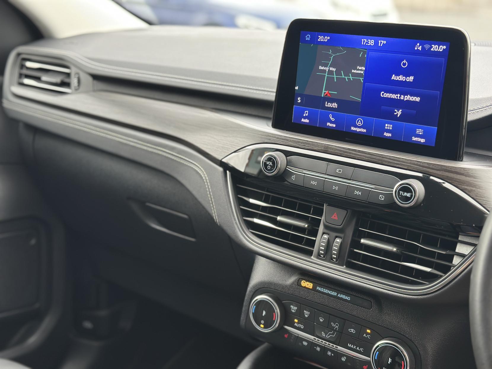 Ford Kuga 2.5h Duratec Vignale SUV 5dr Petrol Hybrid CVT Euro 6 (s/s) (190 ps)