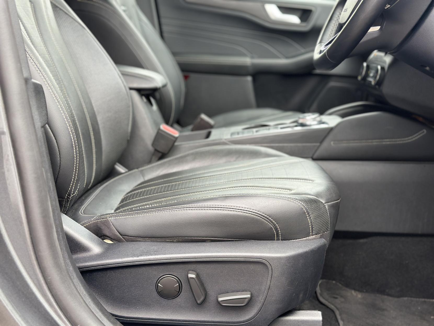 Ford Kuga 2.5h Duratec Vignale SUV 5dr Petrol Hybrid CVT Euro 6 (s/s) (190 ps)