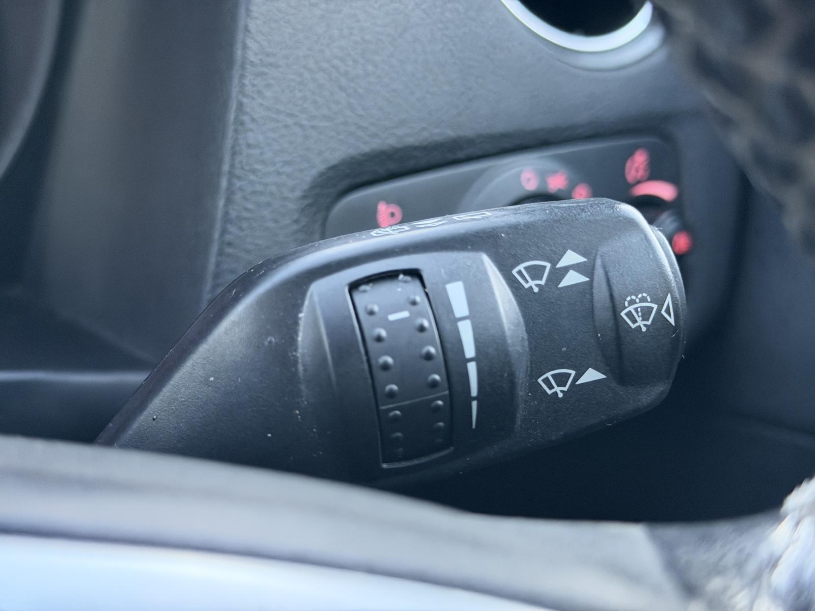 Ford Mondeo 2.0 TDCi Titanium X Business Edition Estate 5dr Diesel Powershift Euro 5 (140 ps)