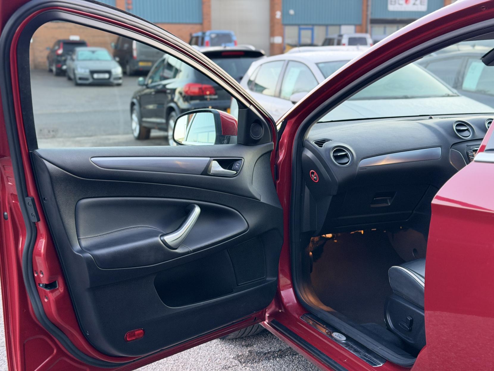 Ford Mondeo 2.0 TDCi Titanium X Business Edition Estate 5dr Diesel Powershift Euro 5 (140 ps)