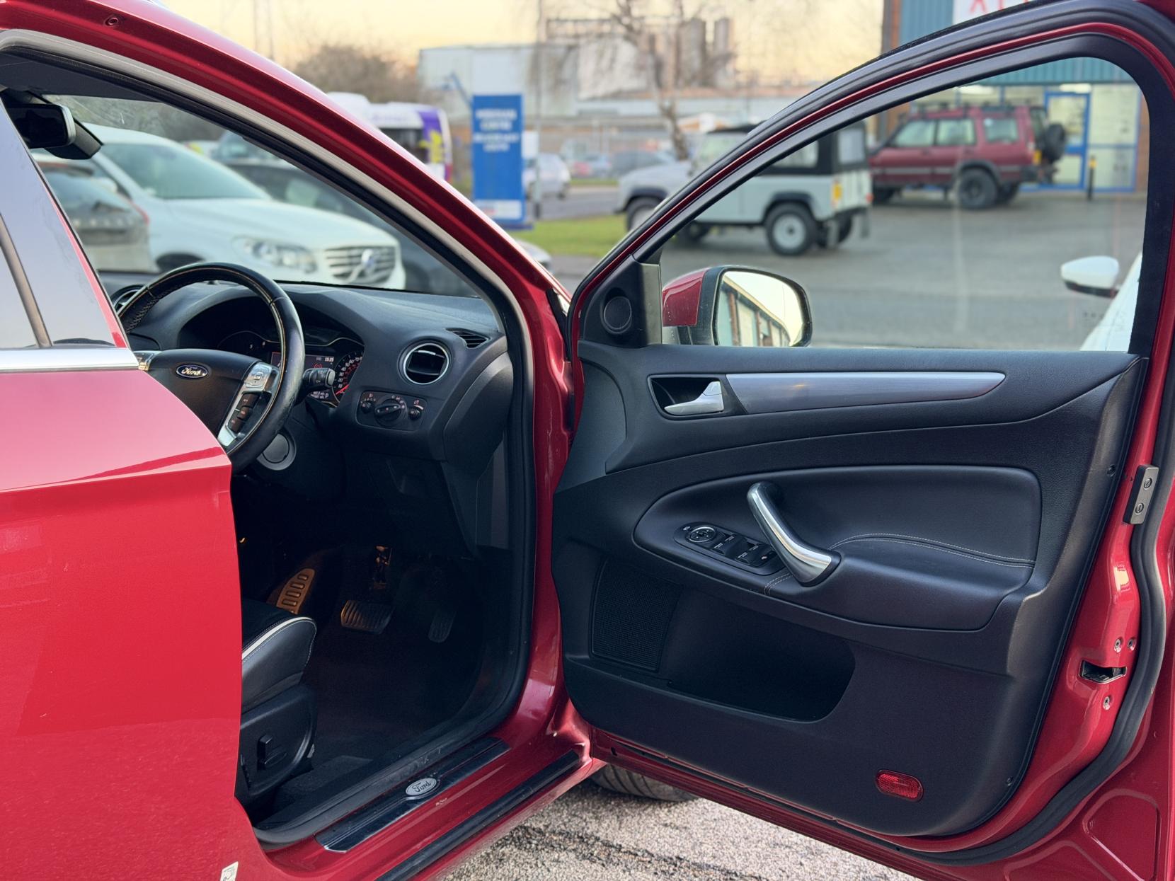 Ford Mondeo 2.0 TDCi Titanium X Business Edition Estate 5dr Diesel Powershift Euro 5 (140 ps)