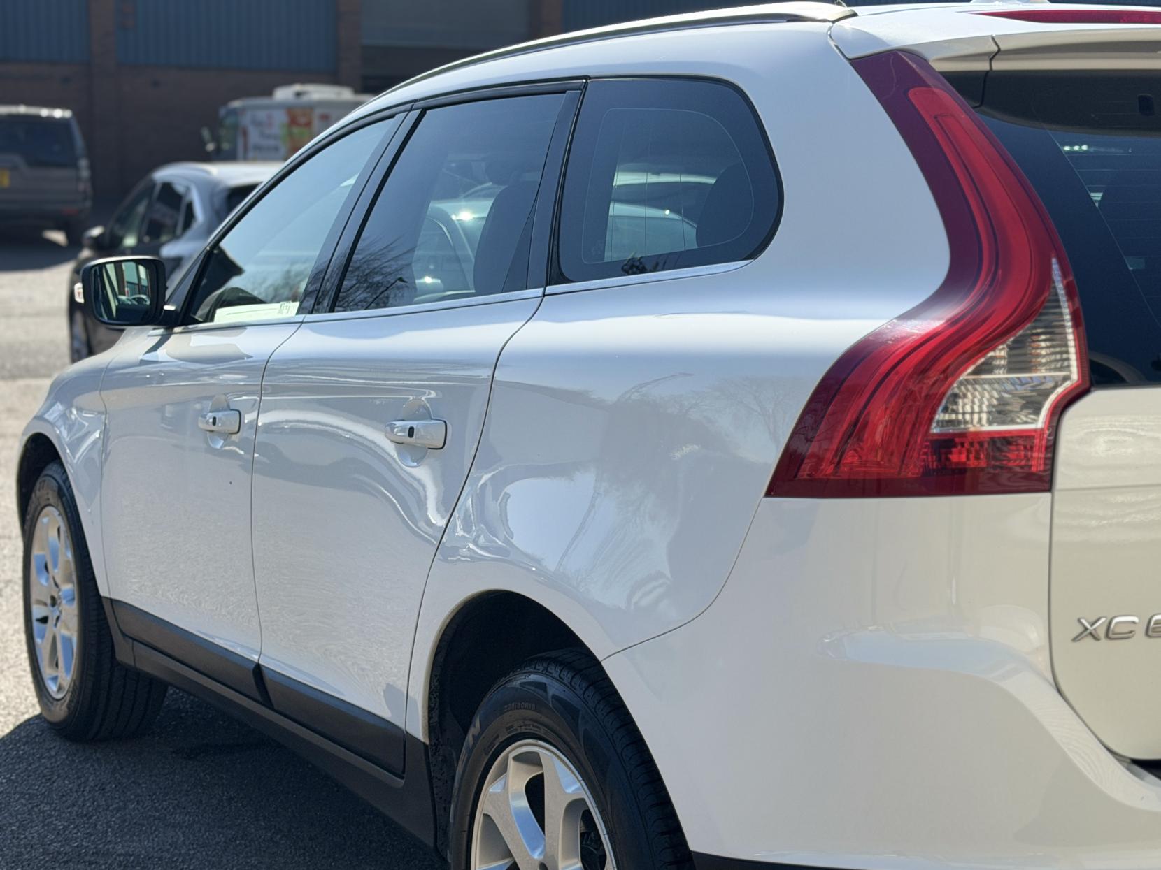 Volvo XC60 2.0 T5 SE Lux Premium SUV 5dr Petrol Powershift Euro 5 (240 ps)