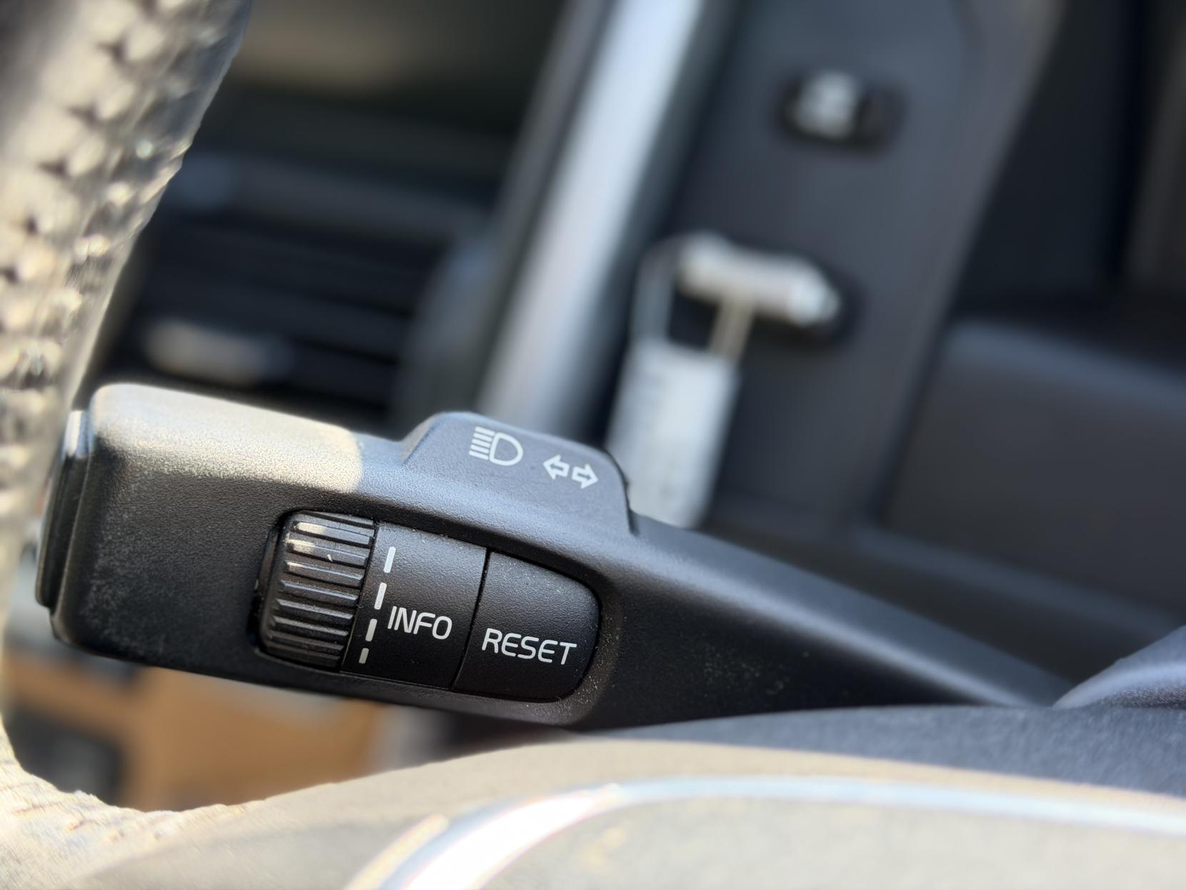 Volvo XC60 2.0 T5 SE Lux Premium SUV 5dr Petrol Powershift Euro 5 (240 ps)