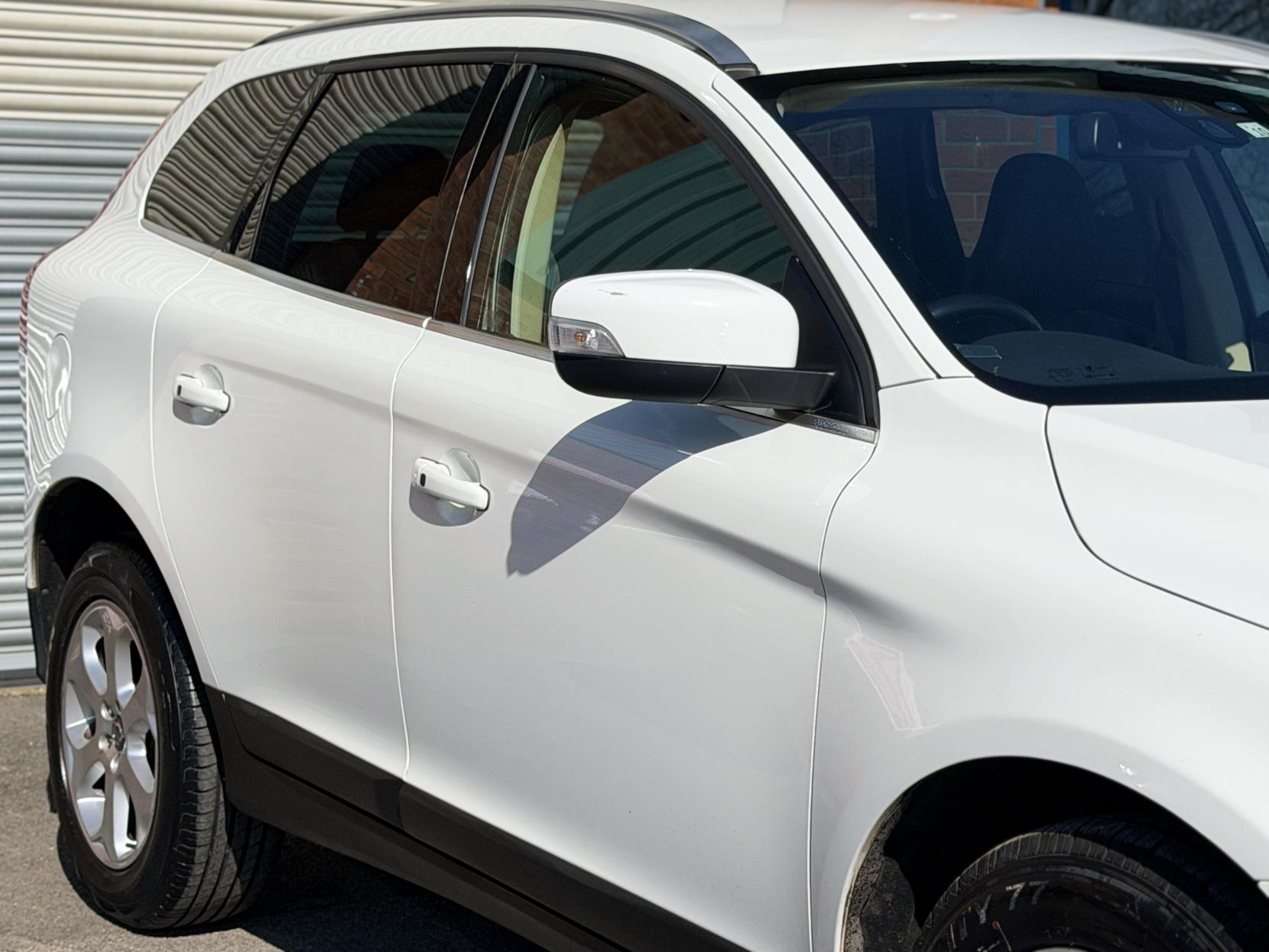 Volvo XC60 2.0 T5 SE Lux Premium SUV 5dr Petrol Powershift Euro 5 (240 ps)