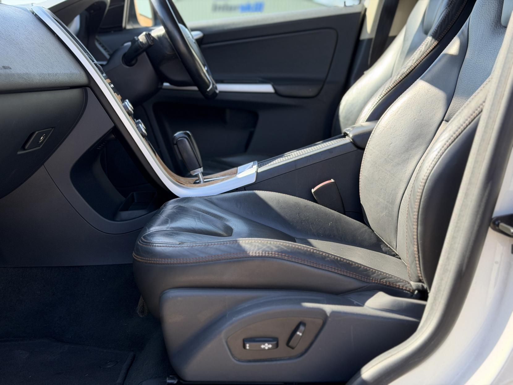 Volvo XC60 2.0 T5 SE Lux Premium SUV 5dr Petrol Powershift Euro 5 (240 ps)