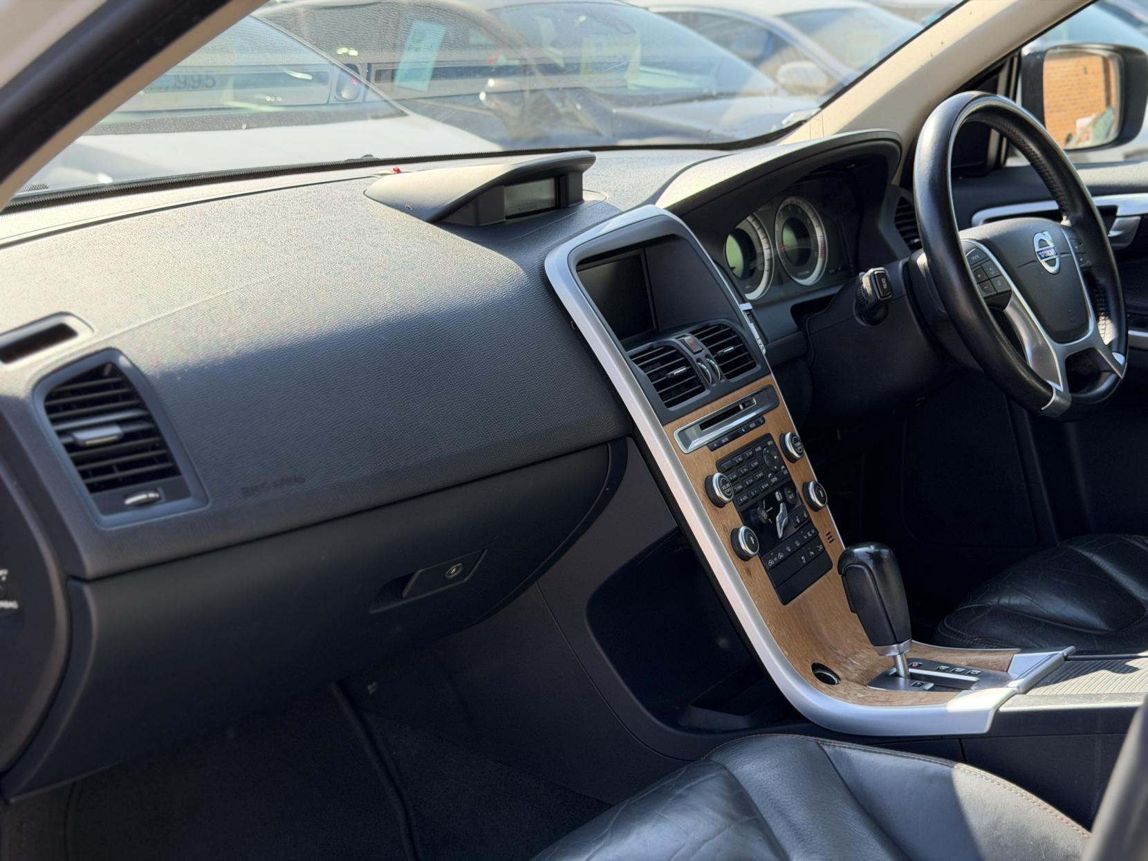 Volvo XC60 2.0 T5 SE Lux Premium SUV 5dr Petrol Powershift Euro 5 (240 ps)