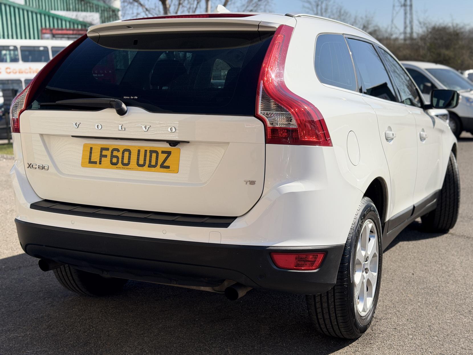 Volvo XC60 2.0 T5 SE Lux Premium SUV 5dr Petrol Powershift Euro 5 (240 ps)