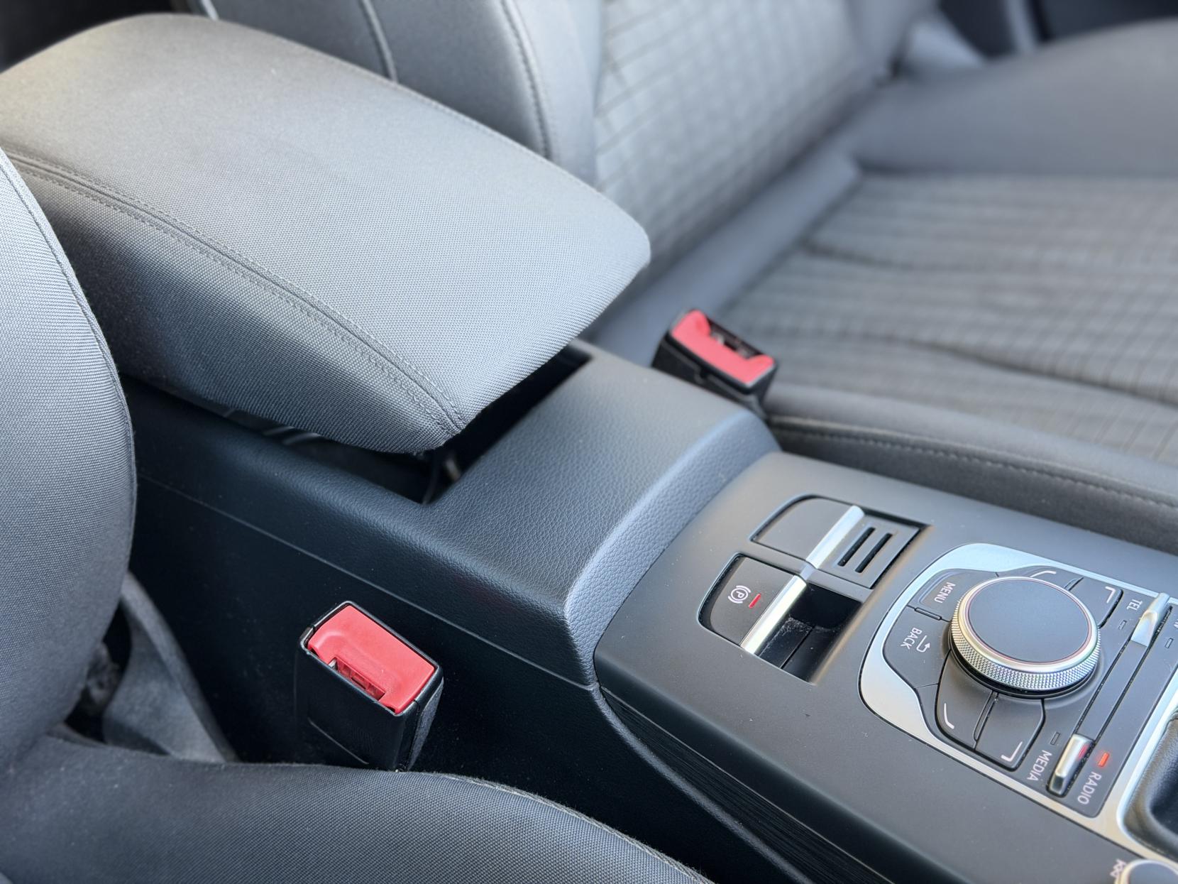 Audi A3 1.6 TDI Sport Sportback 5dr Diesel Manual Euro 5 (s/s) (105 ps)