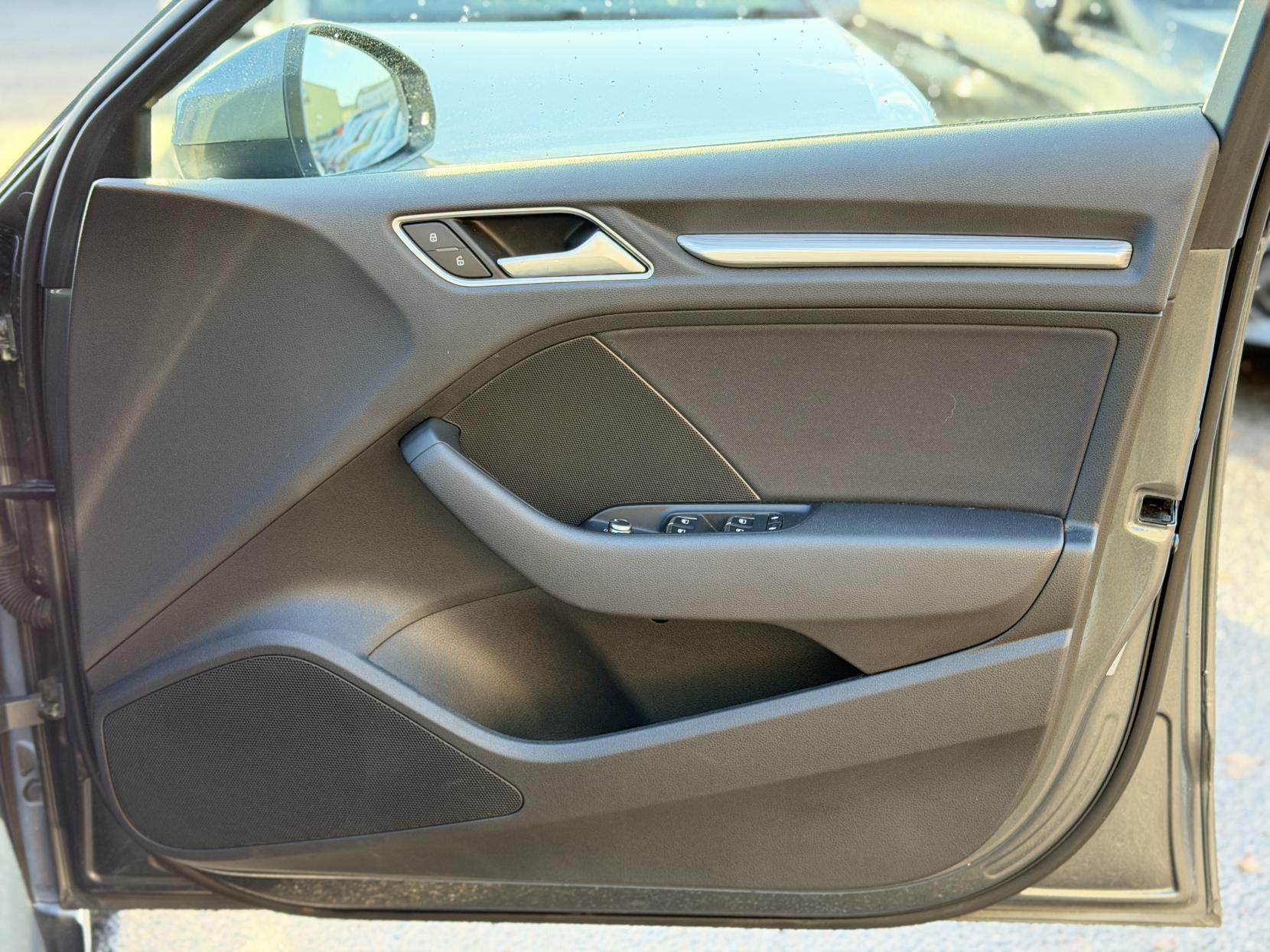 Audi A3 1.6 TDI Sport Sportback 5dr Diesel Manual Euro 5 (s/s) (105 ps)