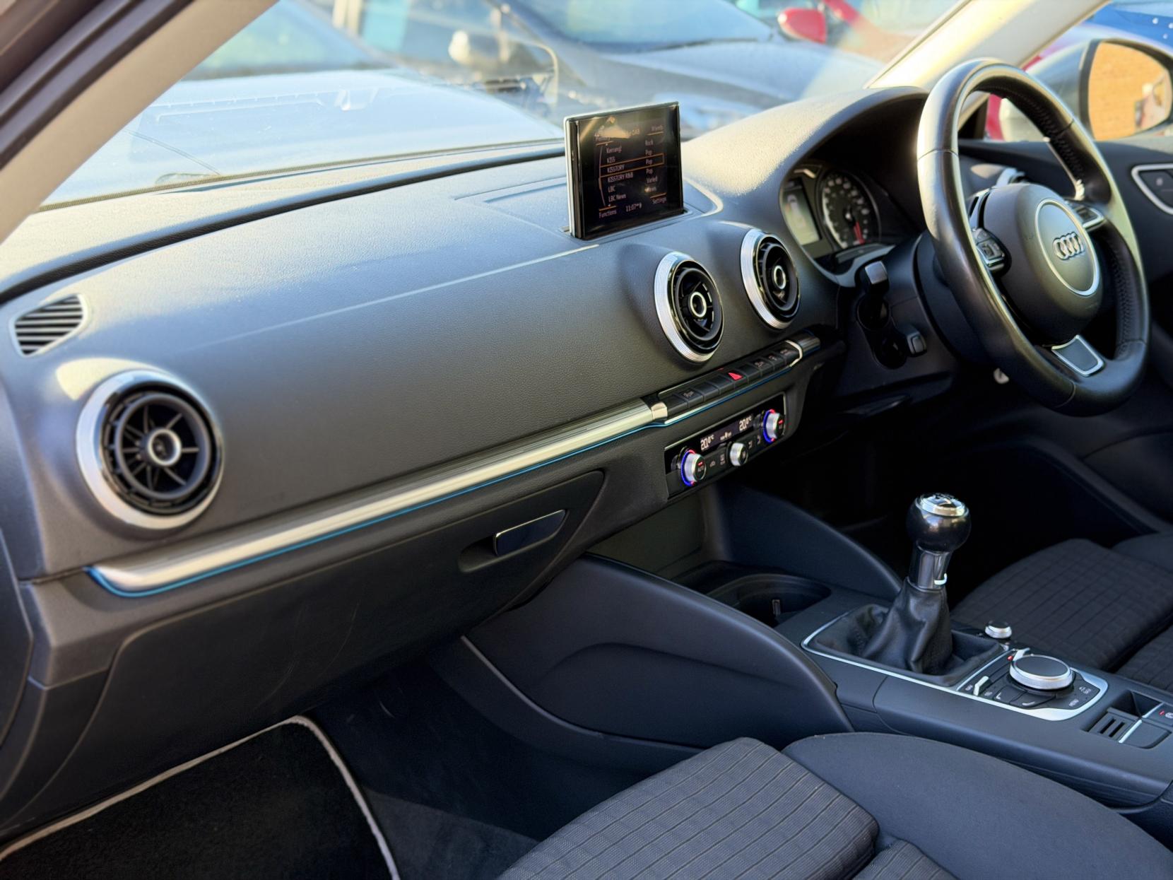 Audi A3 1.6 TDI Sport Sportback 5dr Diesel Manual Euro 5 (s/s) (105 ps)