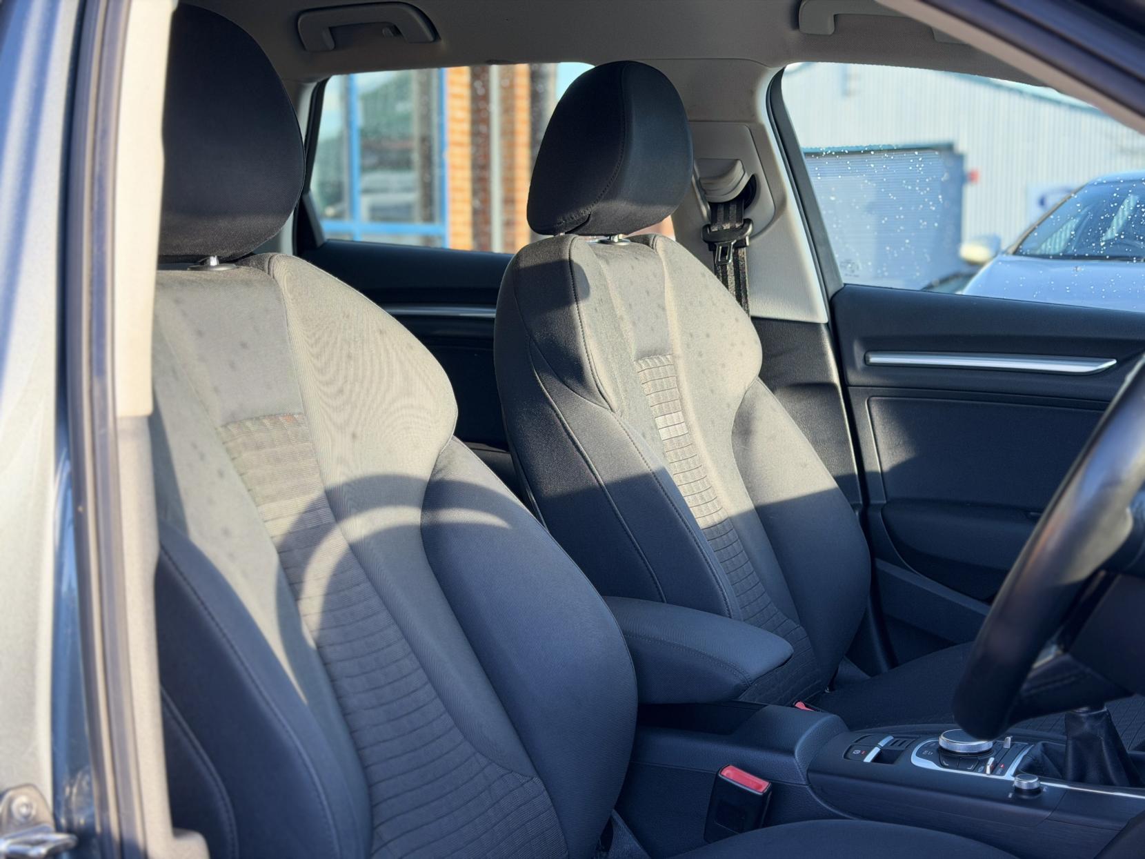 Audi A3 1.6 TDI Sport Sportback 5dr Diesel Manual Euro 5 (s/s) (105 ps)