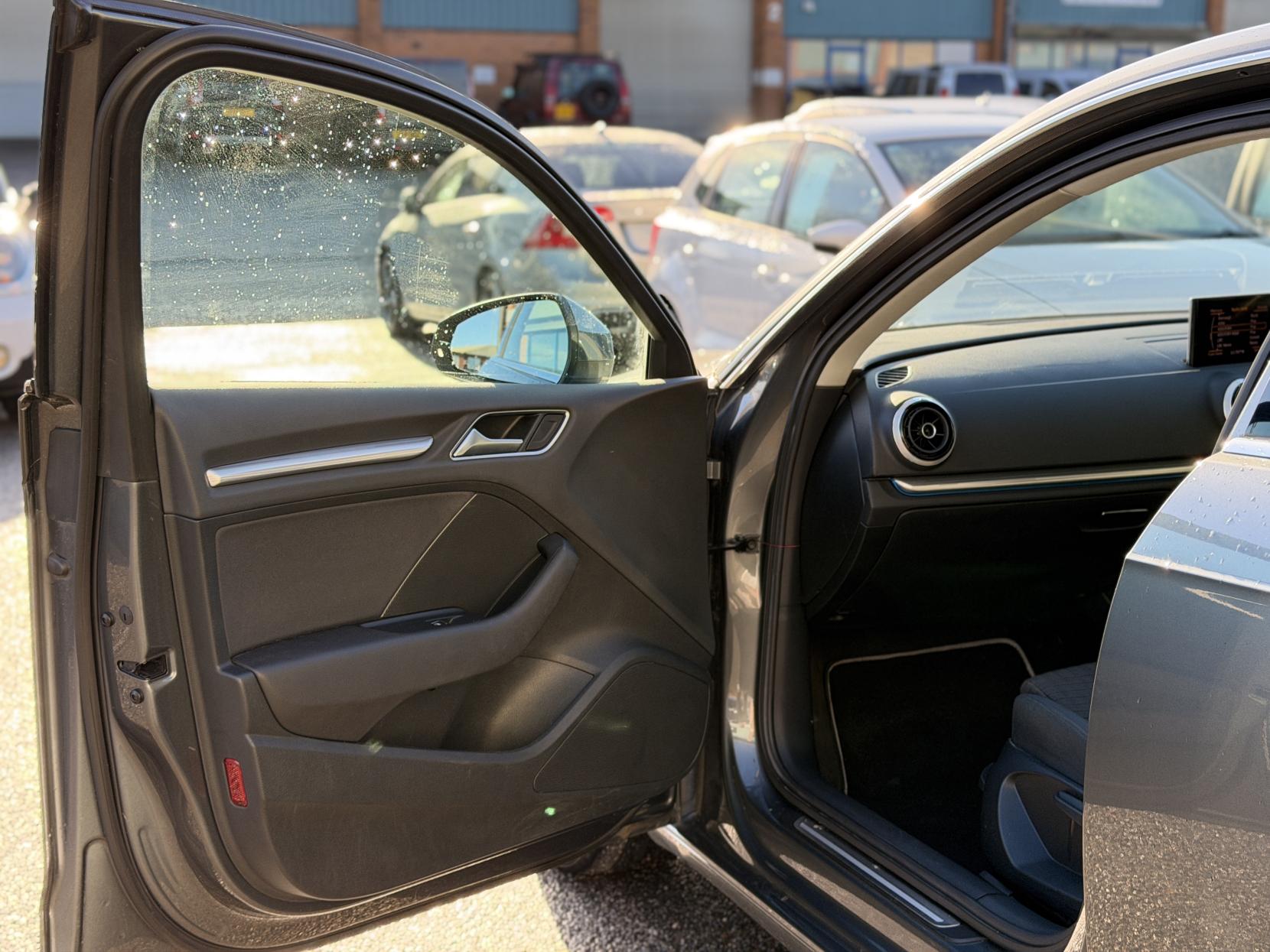 Audi A3 1.6 TDI Sport Sportback 5dr Diesel Manual Euro 5 (s/s) (105 ps)