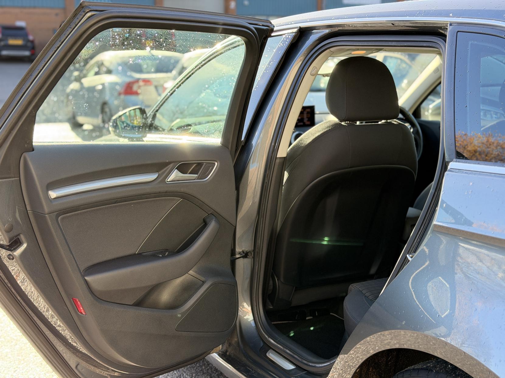 Audi A3 1.6 TDI Sport Sportback 5dr Diesel Manual Euro 5 (s/s) (105 ps)