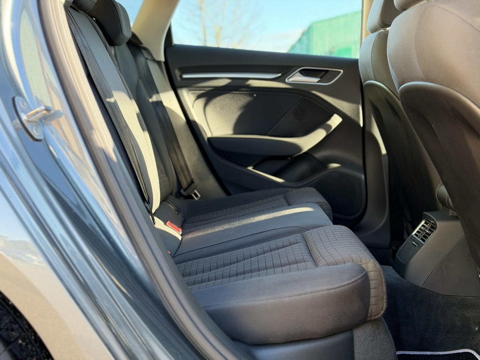 Audi A3 1.6 TDI Sport Sportback 5dr Diesel Manual Euro 5 (s/s) (105 ps)