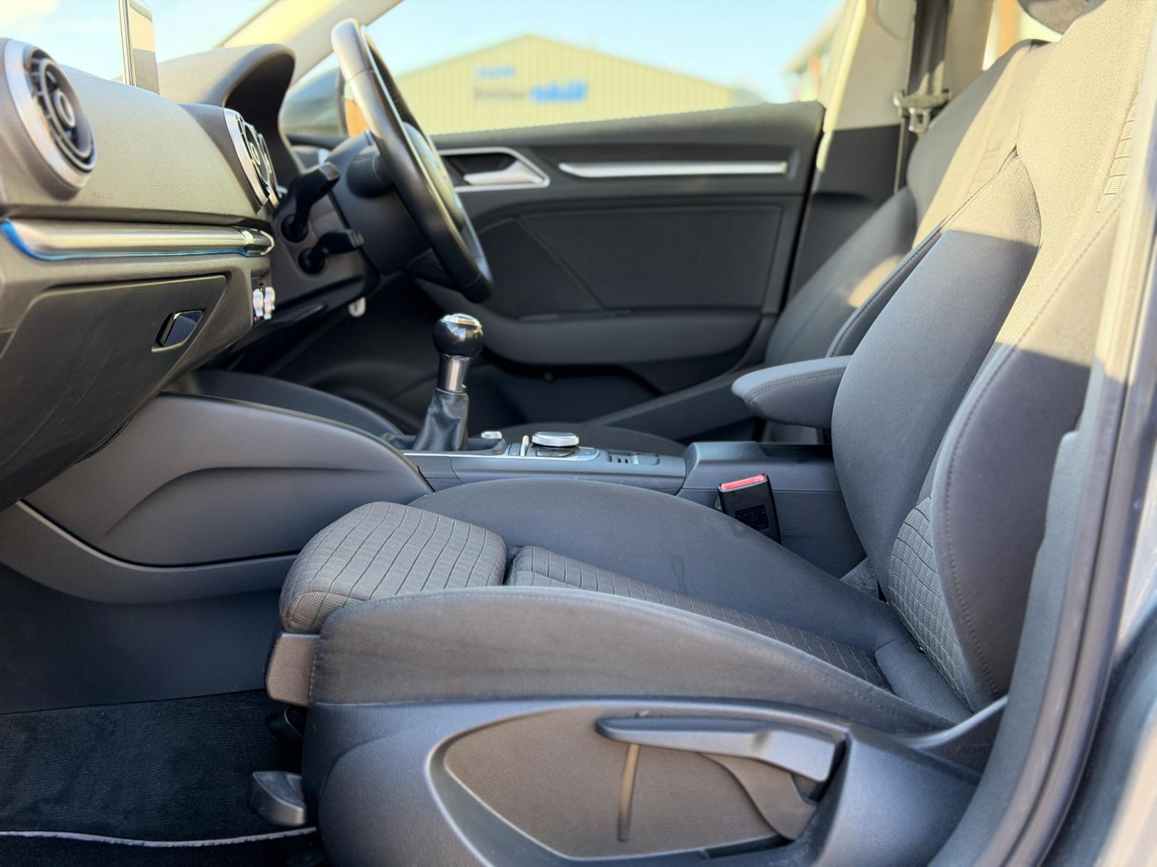 Audi A3 1.6 TDI Sport Sportback 5dr Diesel Manual Euro 5 (s/s) (105 ps)