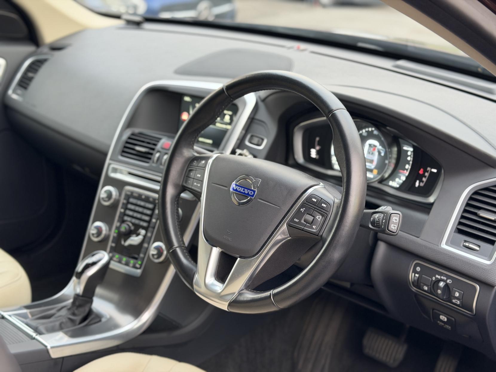 Volvo XC60 2.0 T5 SE Lux Nav SUV 5dr Petrol Auto Euro 6 (s/s) (245 ps)