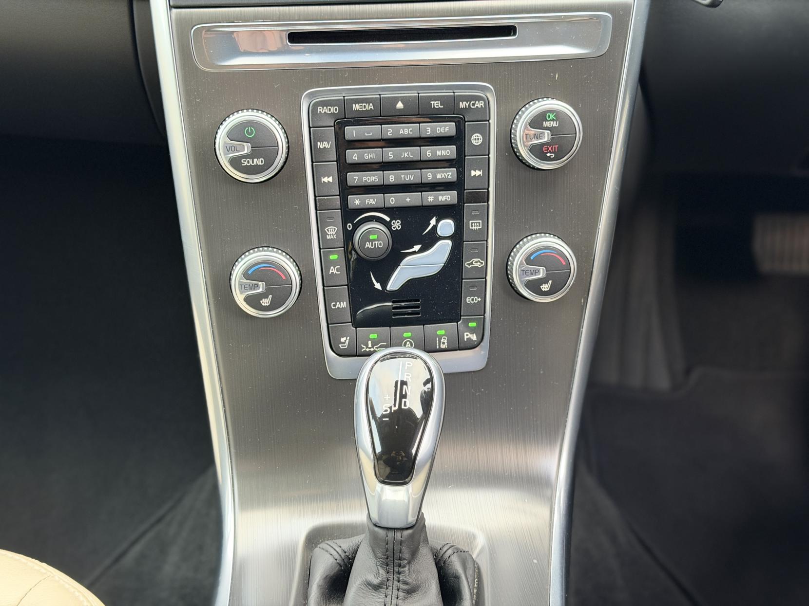 Volvo XC60 2.0 T5 SE Lux Nav SUV 5dr Petrol Auto Euro 6 (s/s) (245 ps)