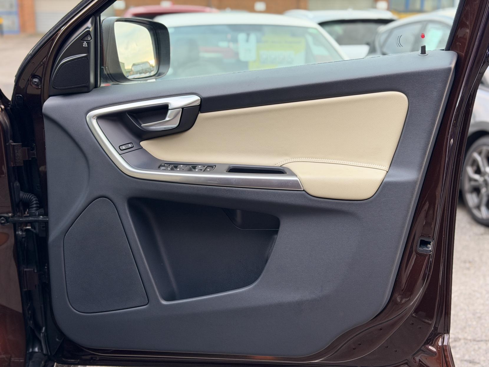 Volvo XC60 2.0 T5 SE Lux Nav SUV 5dr Petrol Auto Euro 6 (s/s) (245 ps)