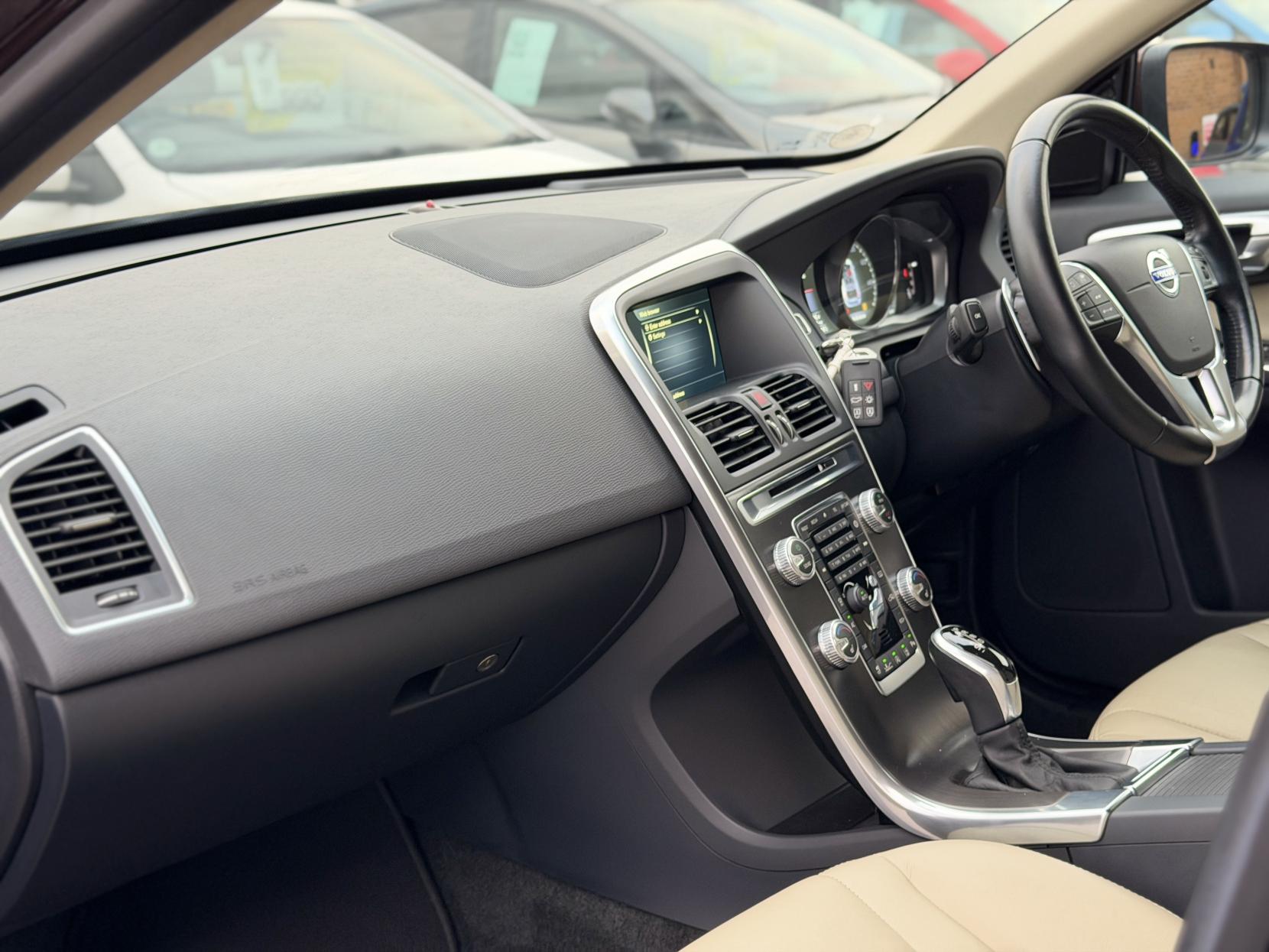 Volvo XC60 2.0 T5 SE Lux Nav SUV 5dr Petrol Auto Euro 6 (s/s) (245 ps)