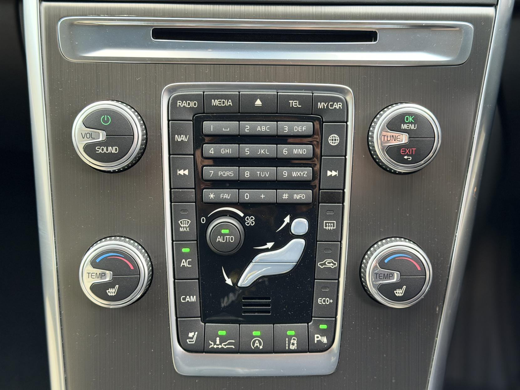 Volvo XC60 2.0 T5 SE Lux Nav SUV 5dr Petrol Auto Euro 6 (s/s) (245 ps)