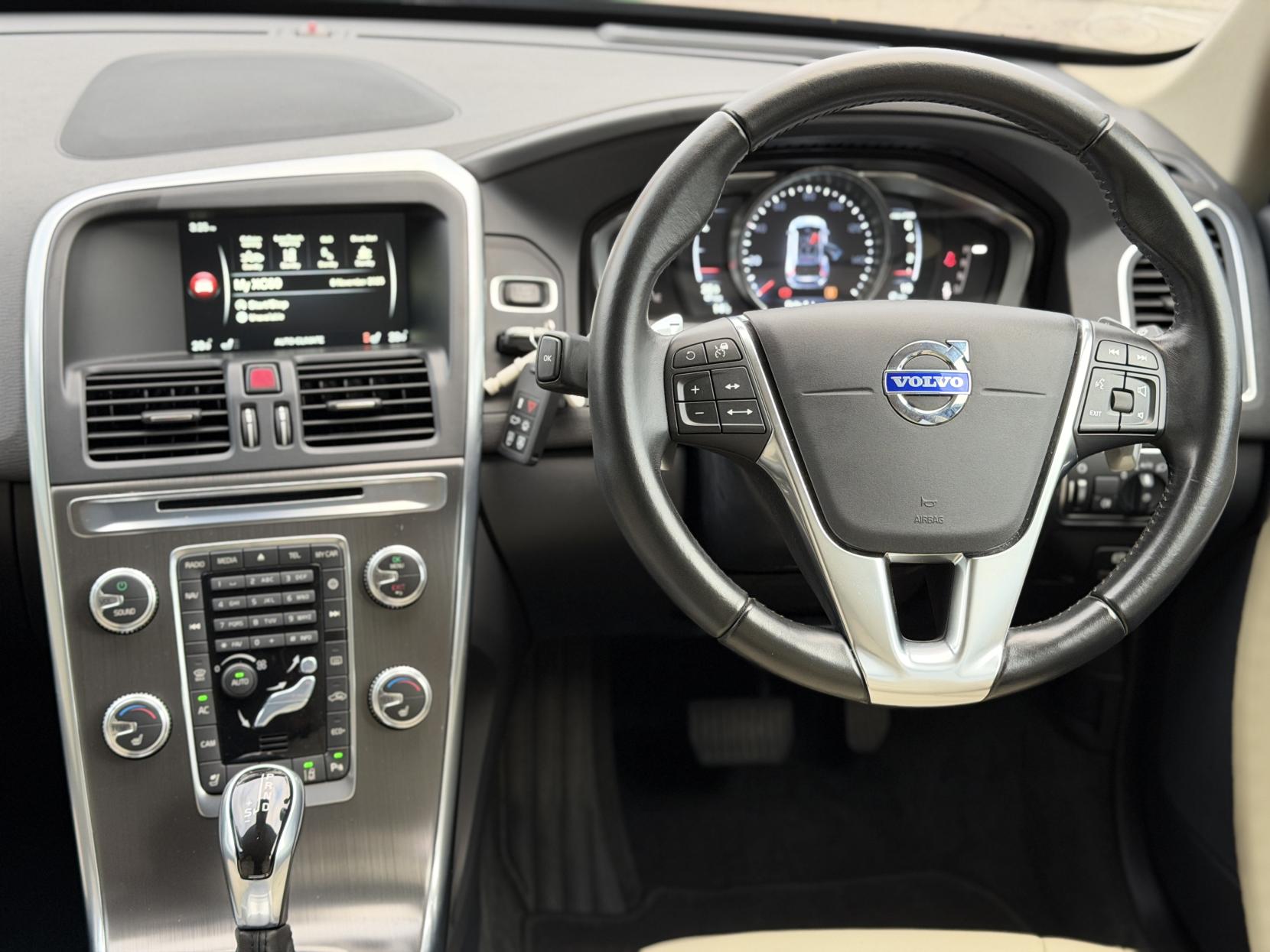 Volvo XC60 2.0 T5 SE Lux Nav SUV 5dr Petrol Auto Euro 6 (s/s) (245 ps)