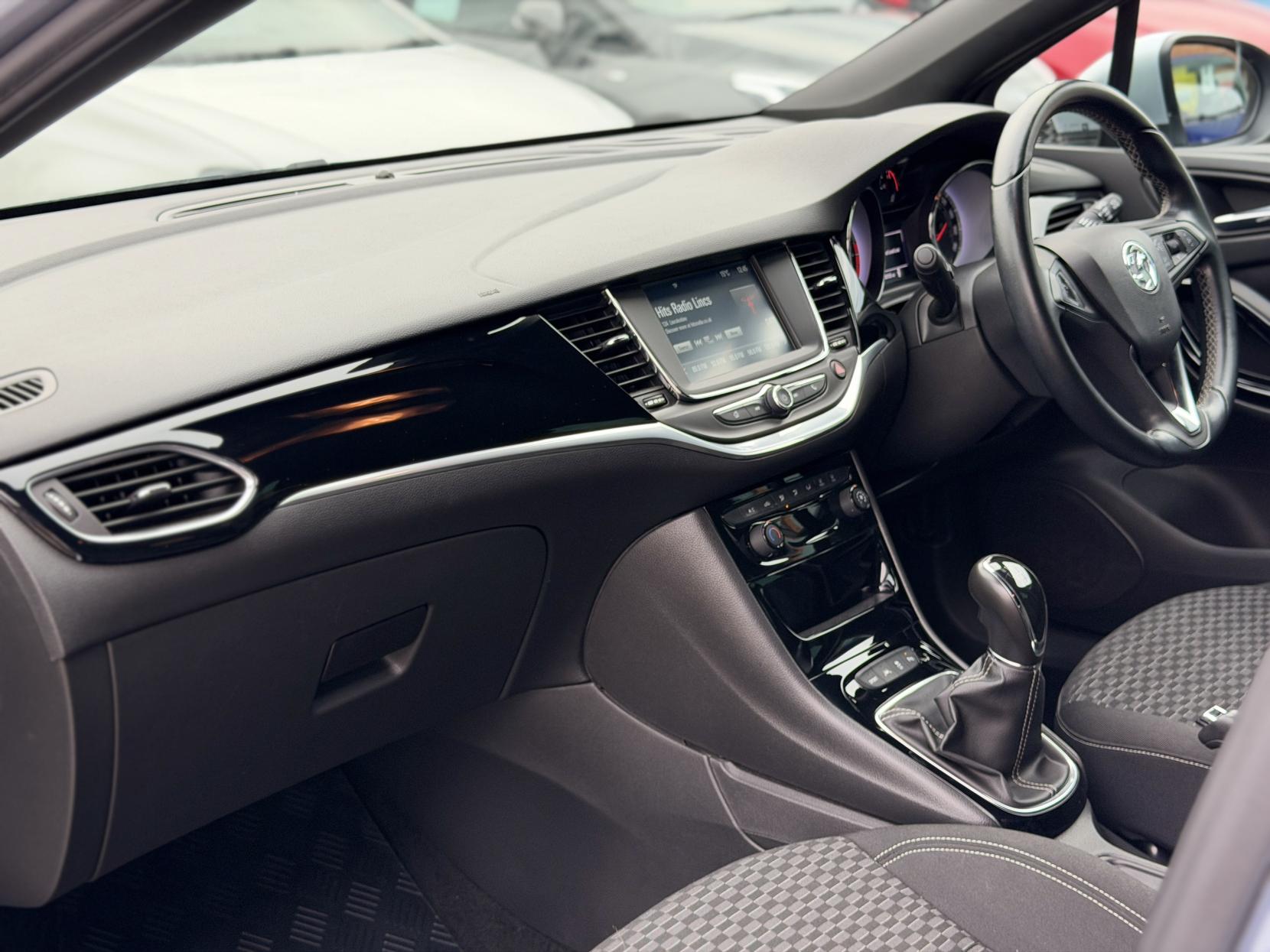 Vauxhall Astra 1.4i Turbo SRi Sports Tourer 5dr Petrol Manual Euro 6 (150 ps)