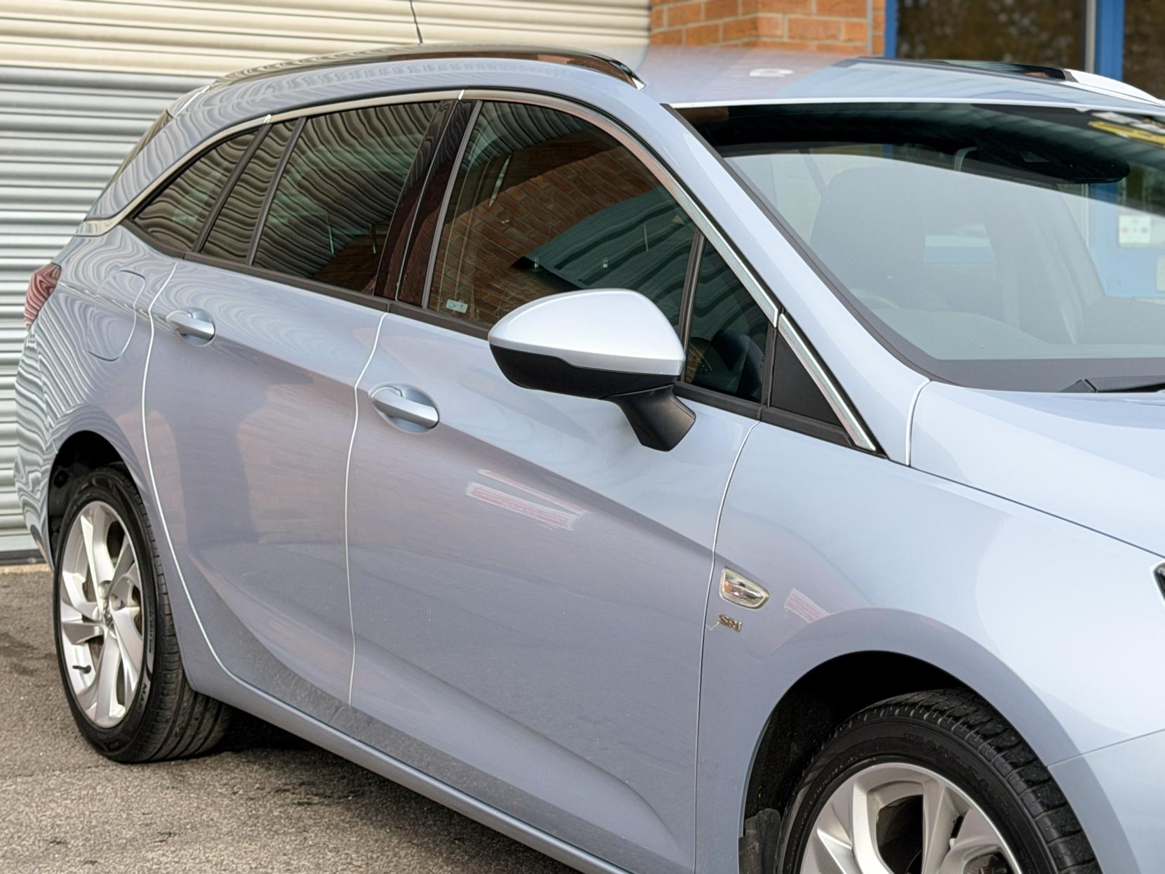 Vauxhall Astra 1.4i Turbo SRi Sports Tourer 5dr Petrol Manual Euro 6 (150 ps)