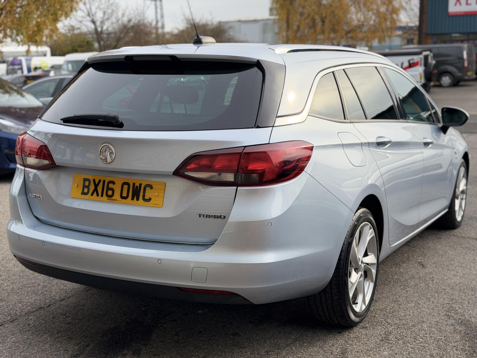 Vauxhall Astra 1.4i Turbo SRi Sports Tourer 5dr Petrol Manual Euro 6 (150 ps)