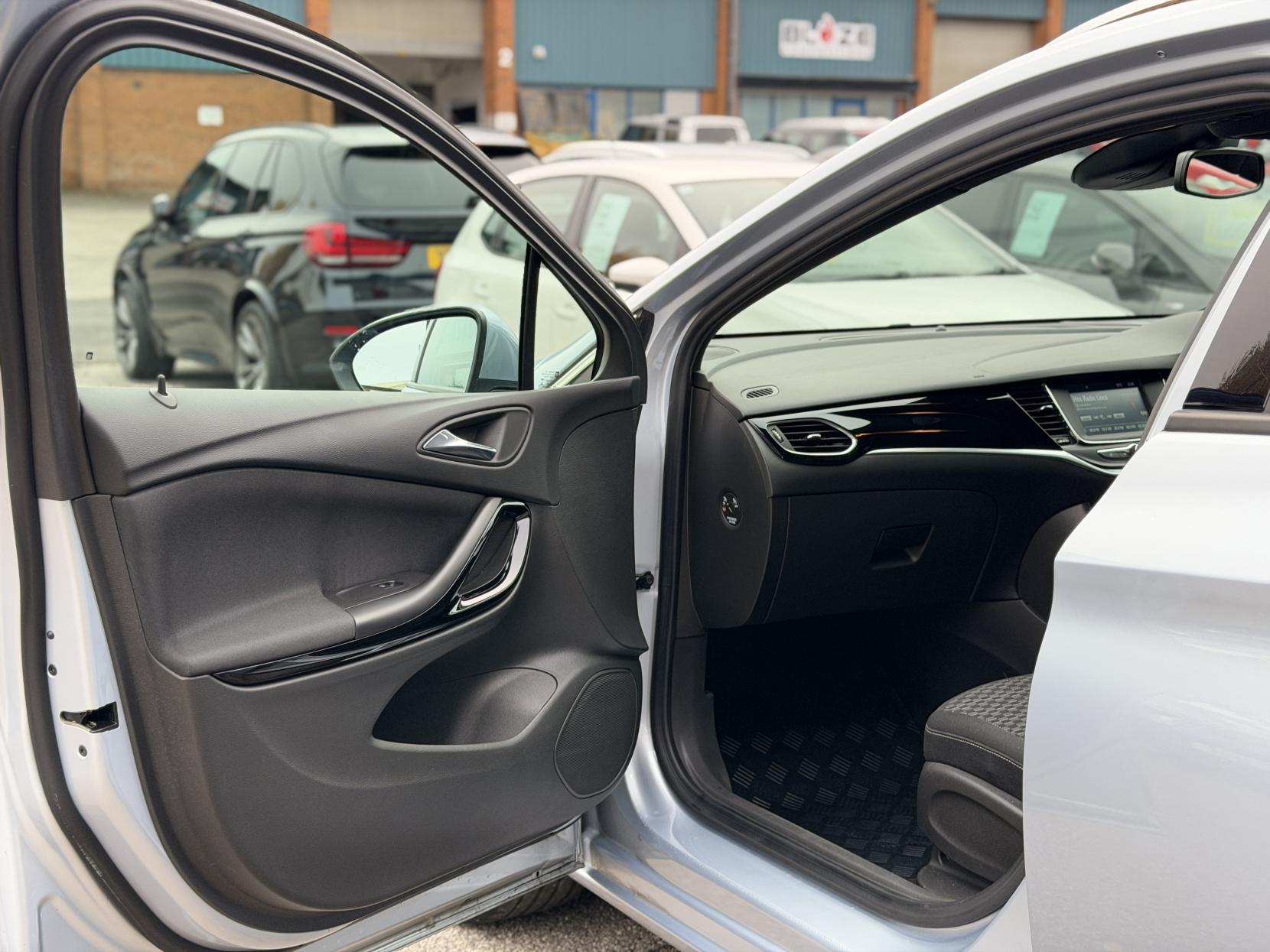 Vauxhall Astra 1.4i Turbo SRi Sports Tourer 5dr Petrol Manual Euro 6 (150 ps)