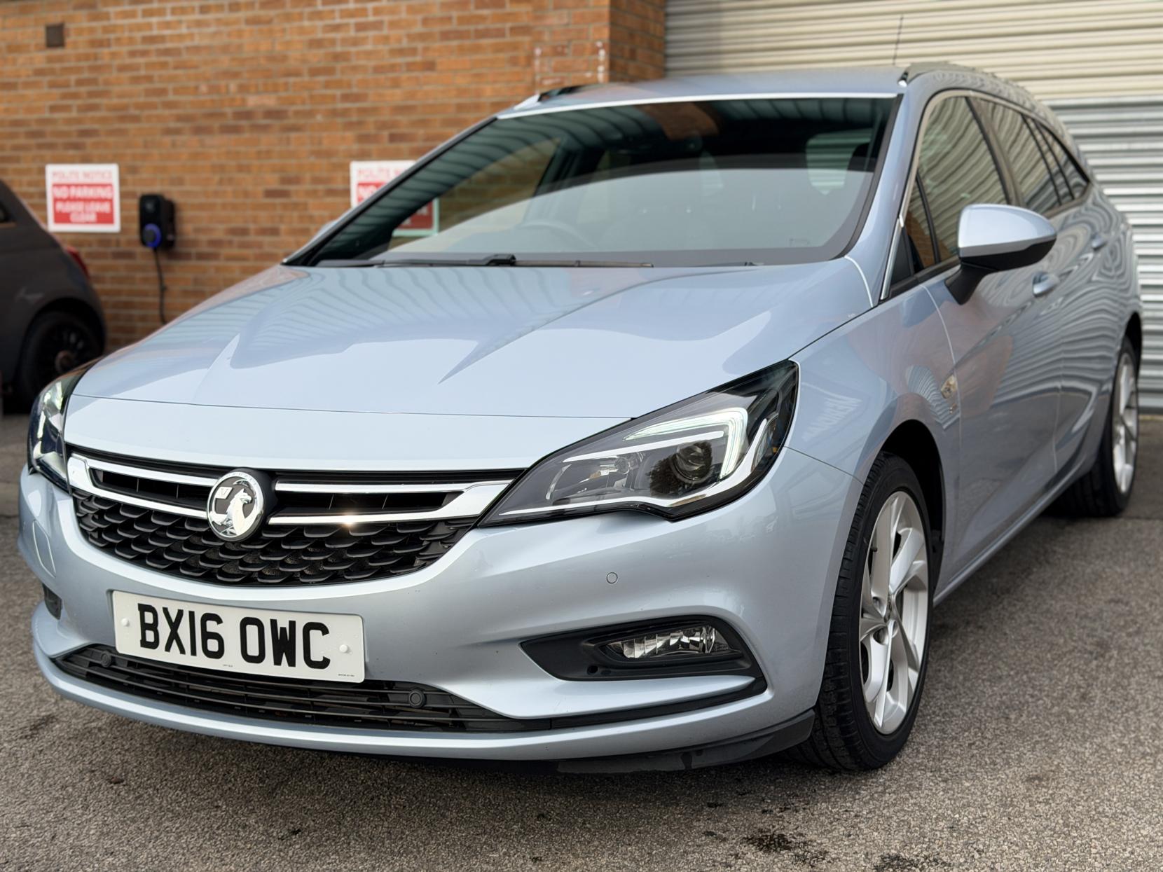 Vauxhall Astra 1.4i Turbo SRi Sports Tourer 5dr Petrol Manual Euro 6 (150 ps)