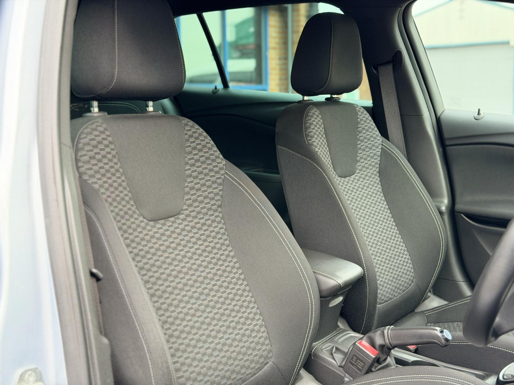 Vauxhall Astra 1.4i Turbo SRi Sports Tourer 5dr Petrol Manual Euro 6 (150 ps)