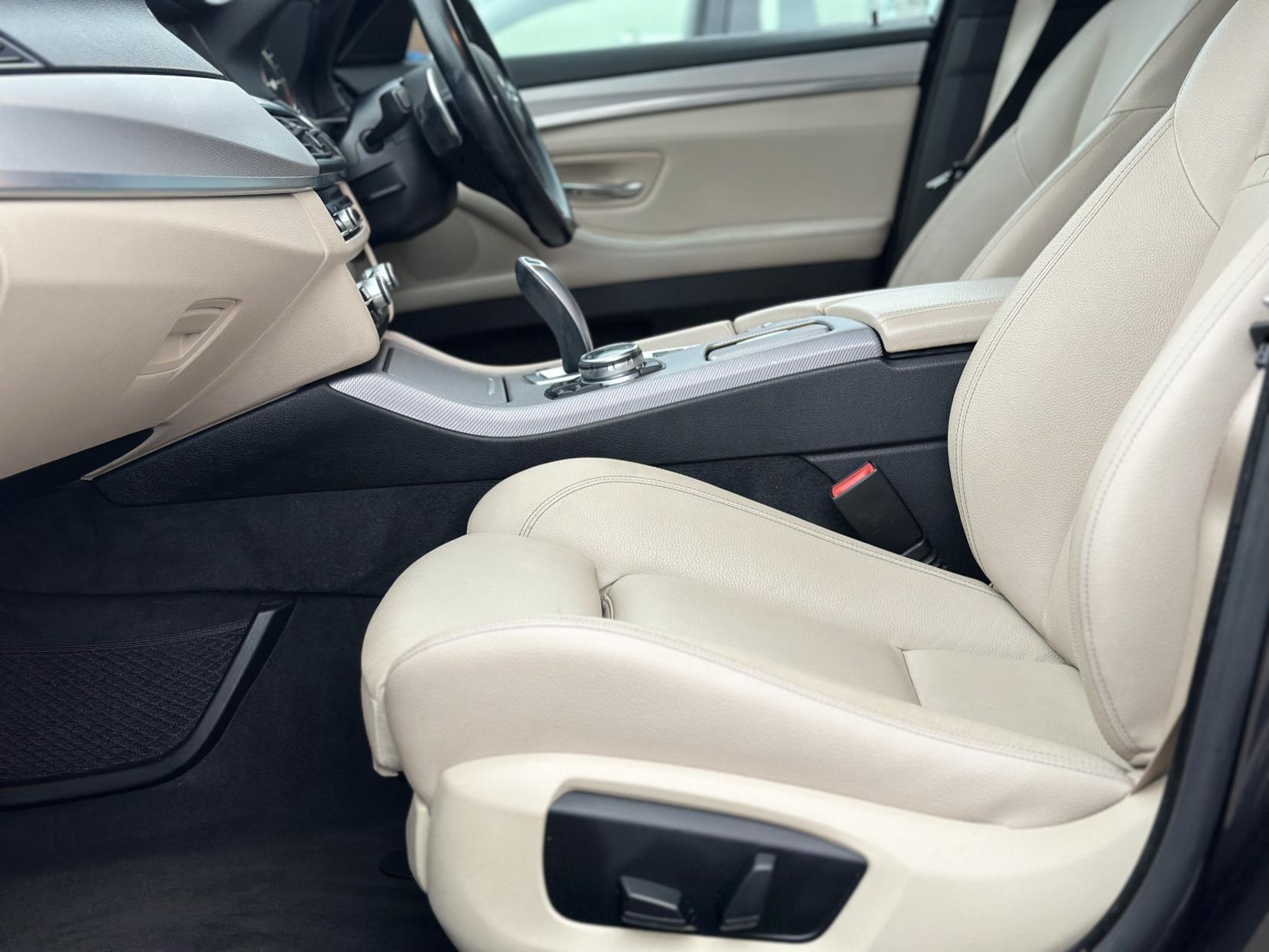 BMW 5 Series 2.0 520d M Sport Touring 5dr Diesel Auto Euro 6 (s/s) (184 ps)