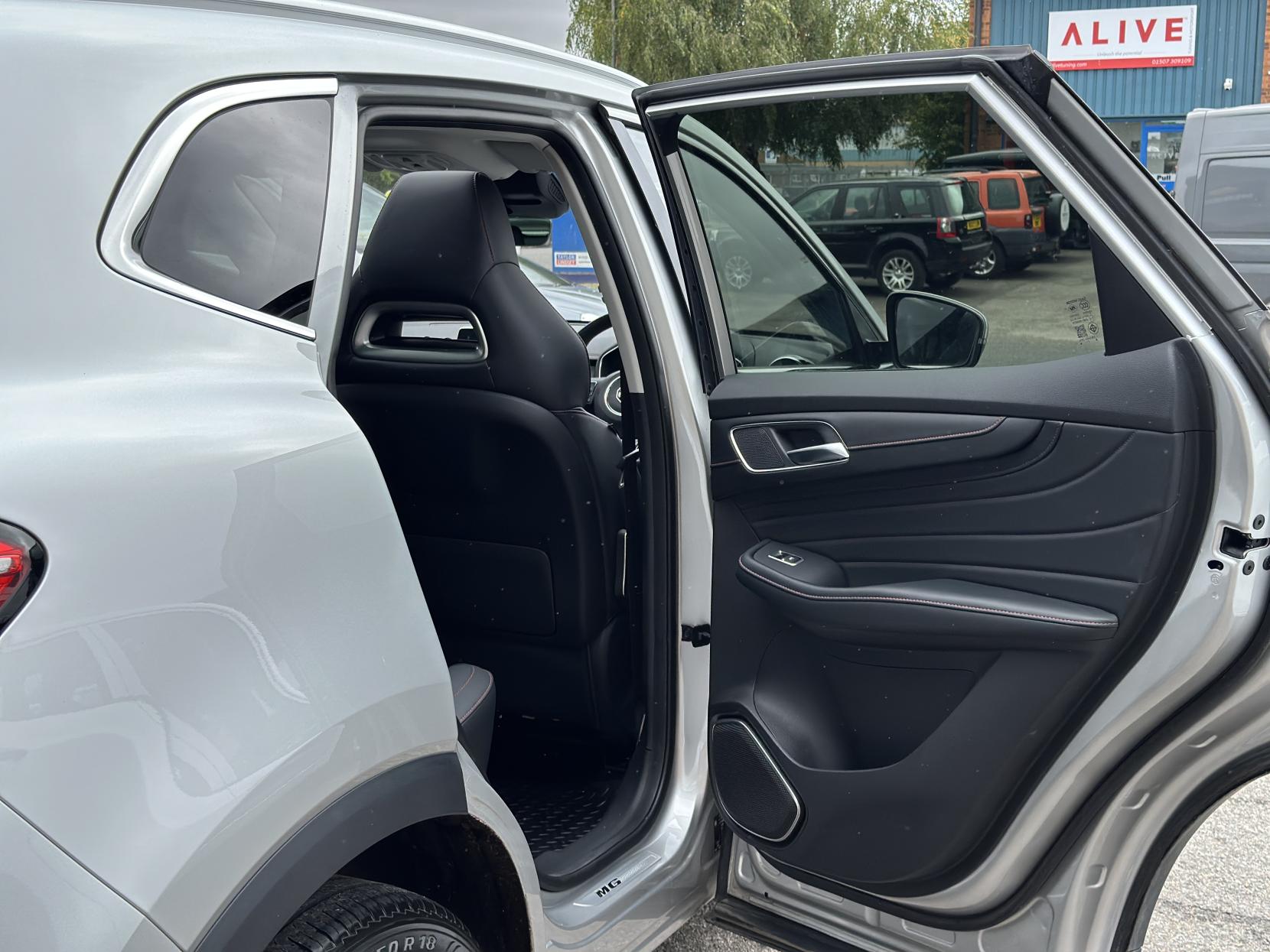 MG MG HS 1.5 T-GDI Exclusive SUV 5dr Petrol DCT Euro 6 (s/s) (162 ps)