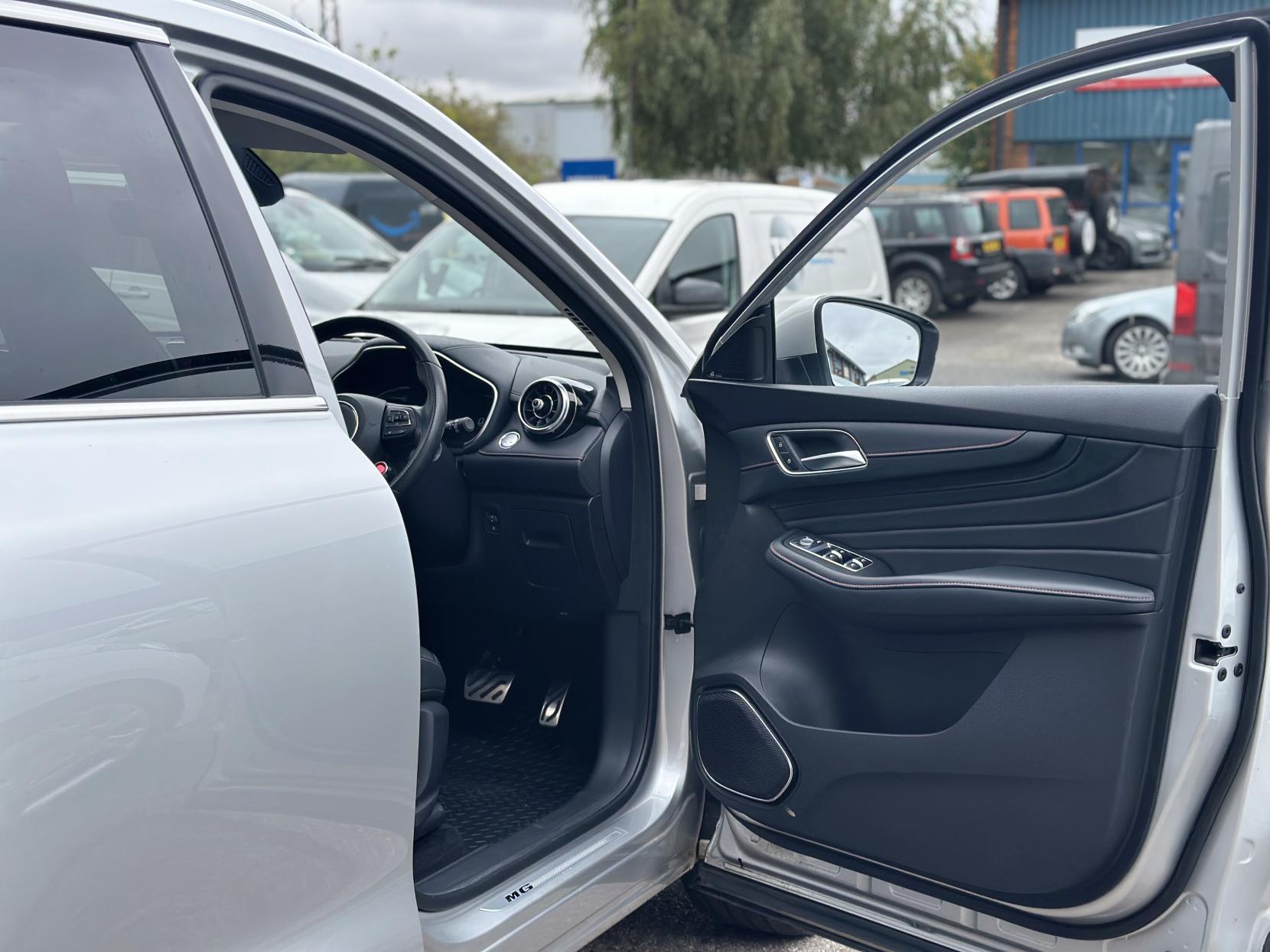 MG MG HS 1.5 T-GDI Exclusive SUV 5dr Petrol DCT Euro 6 (s/s) (162 ps)