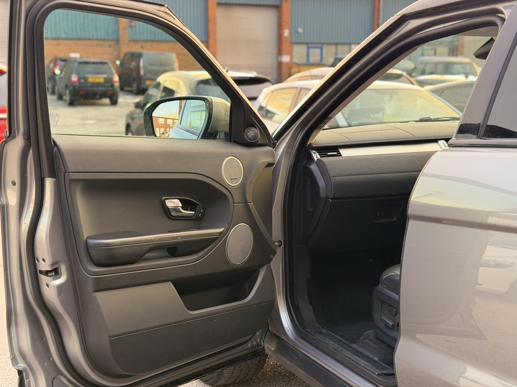 Land Rover Range Rover Evoque 2.2 SD4 Pure SUV 5dr Diesel Auto 4WD Euro 5 (190 ps)