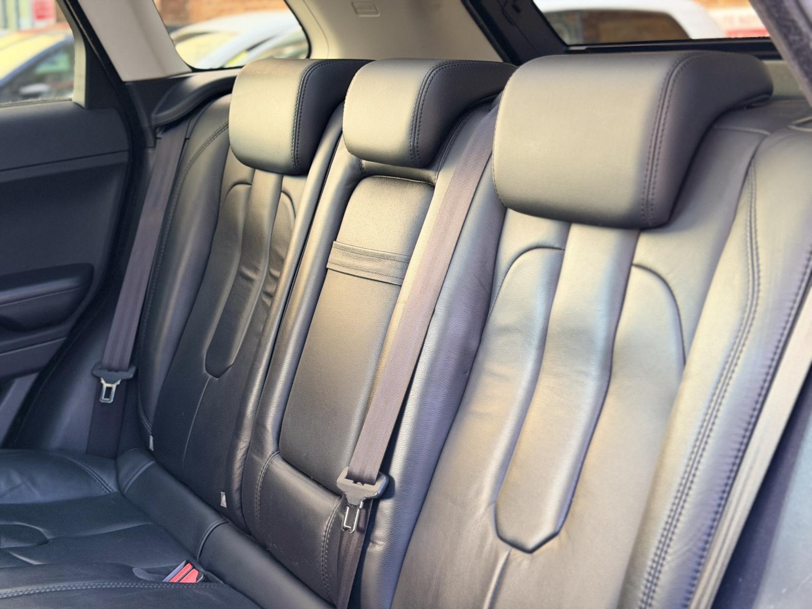 Land Rover Range Rover Evoque 2.2 SD4 Pure SUV 5dr Diesel Auto 4WD Euro 5 (190 ps)