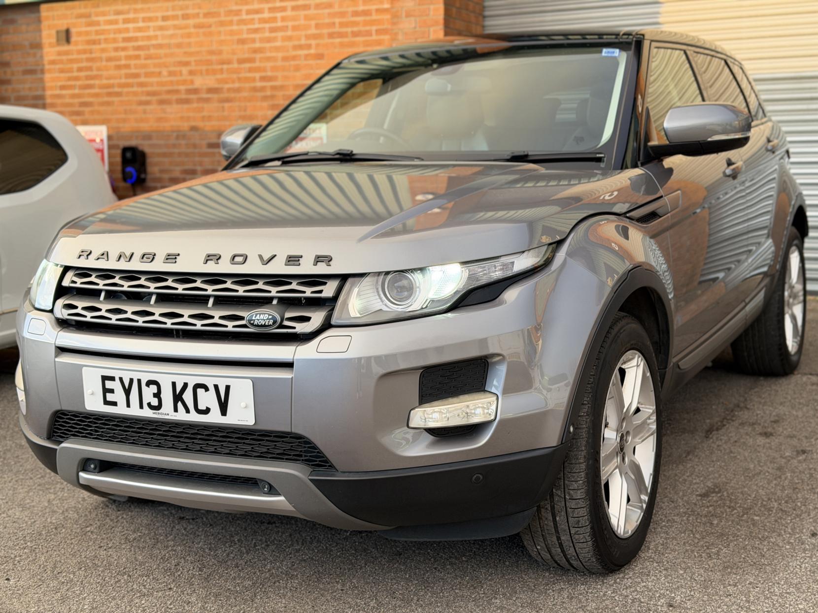 Land Rover Range Rover Evoque 2.2 SD4 Pure SUV 5dr Diesel Auto 4WD Euro 5 (190 ps)