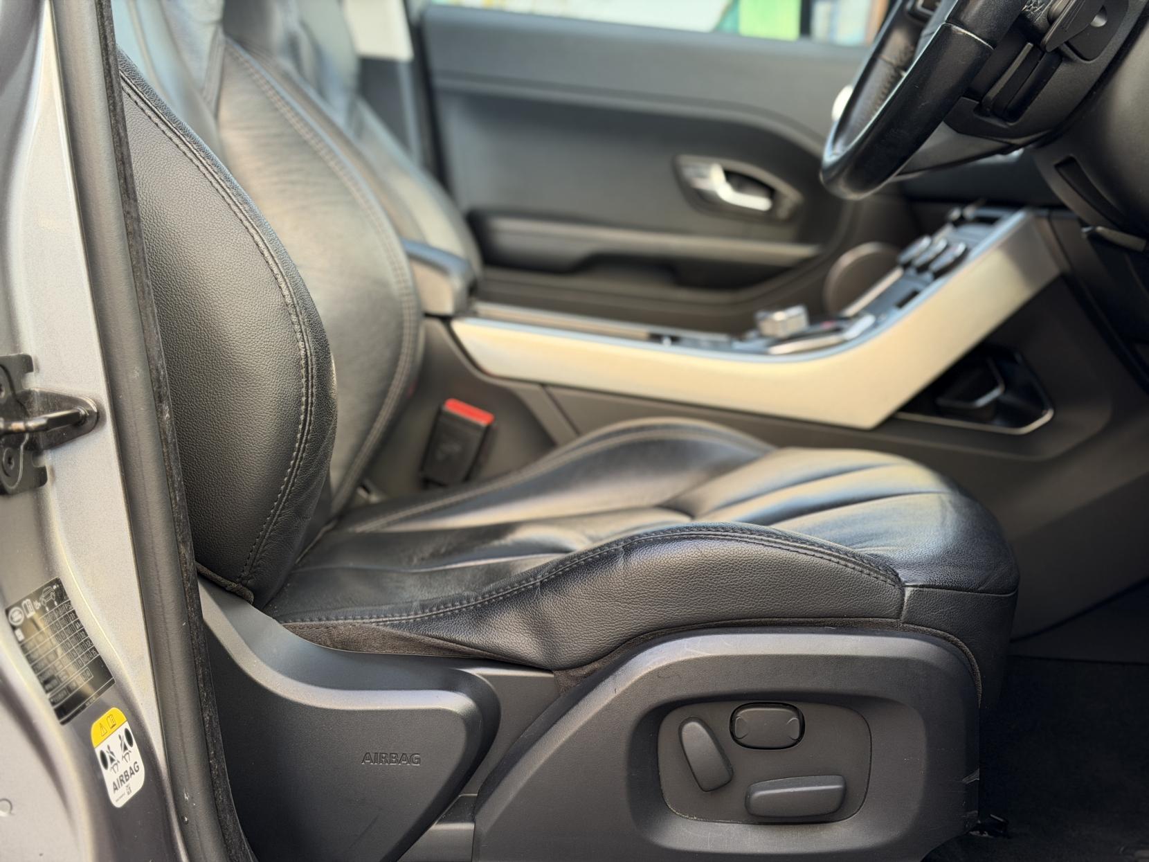 Land Rover Range Rover Evoque 2.2 SD4 Pure SUV 5dr Diesel Auto 4WD Euro 5 (190 ps)